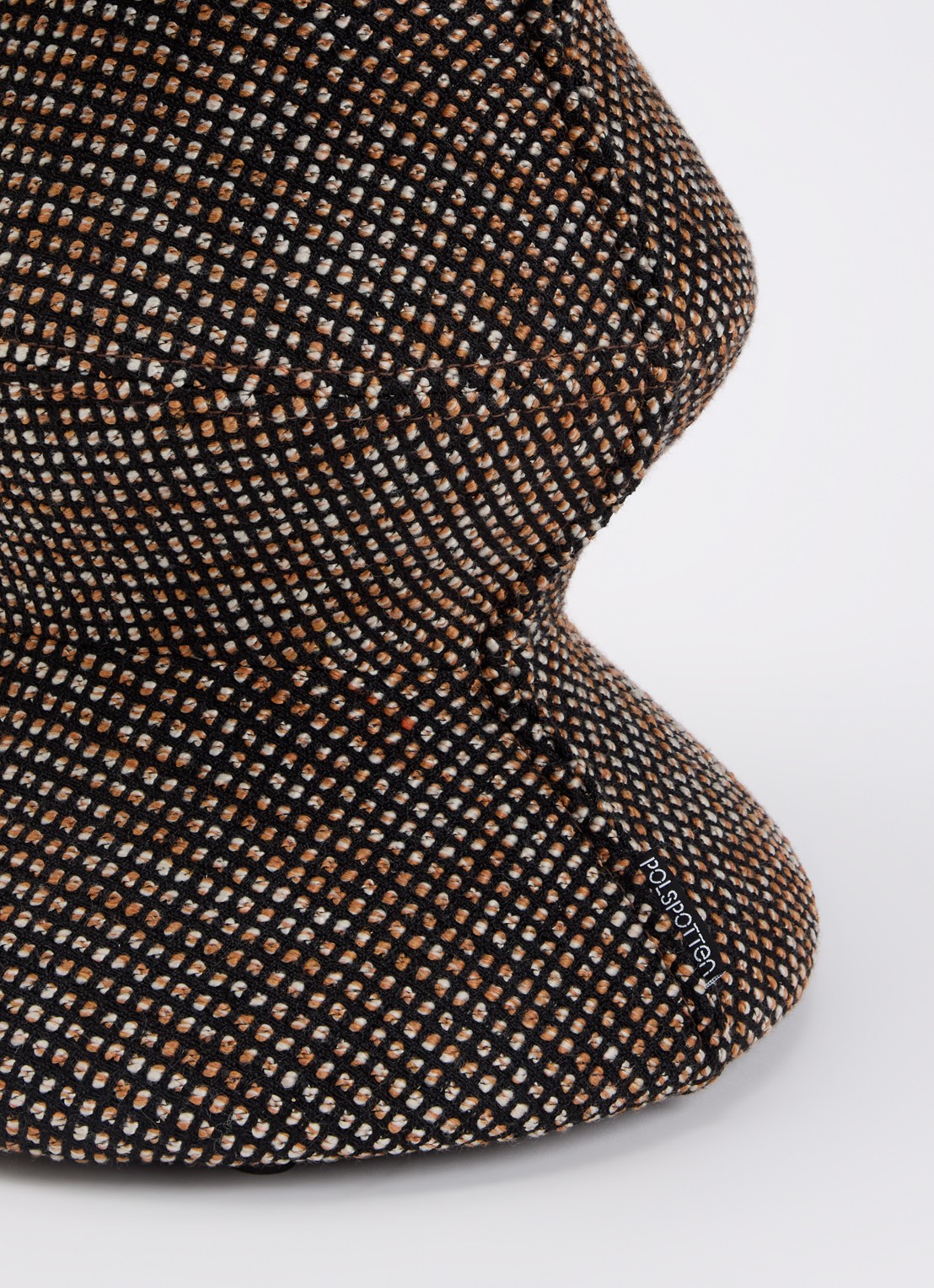 POLSPOTTEN Speckled Soft Zig Zag kruk 47 cm  - voorkant 2 donkerbruin