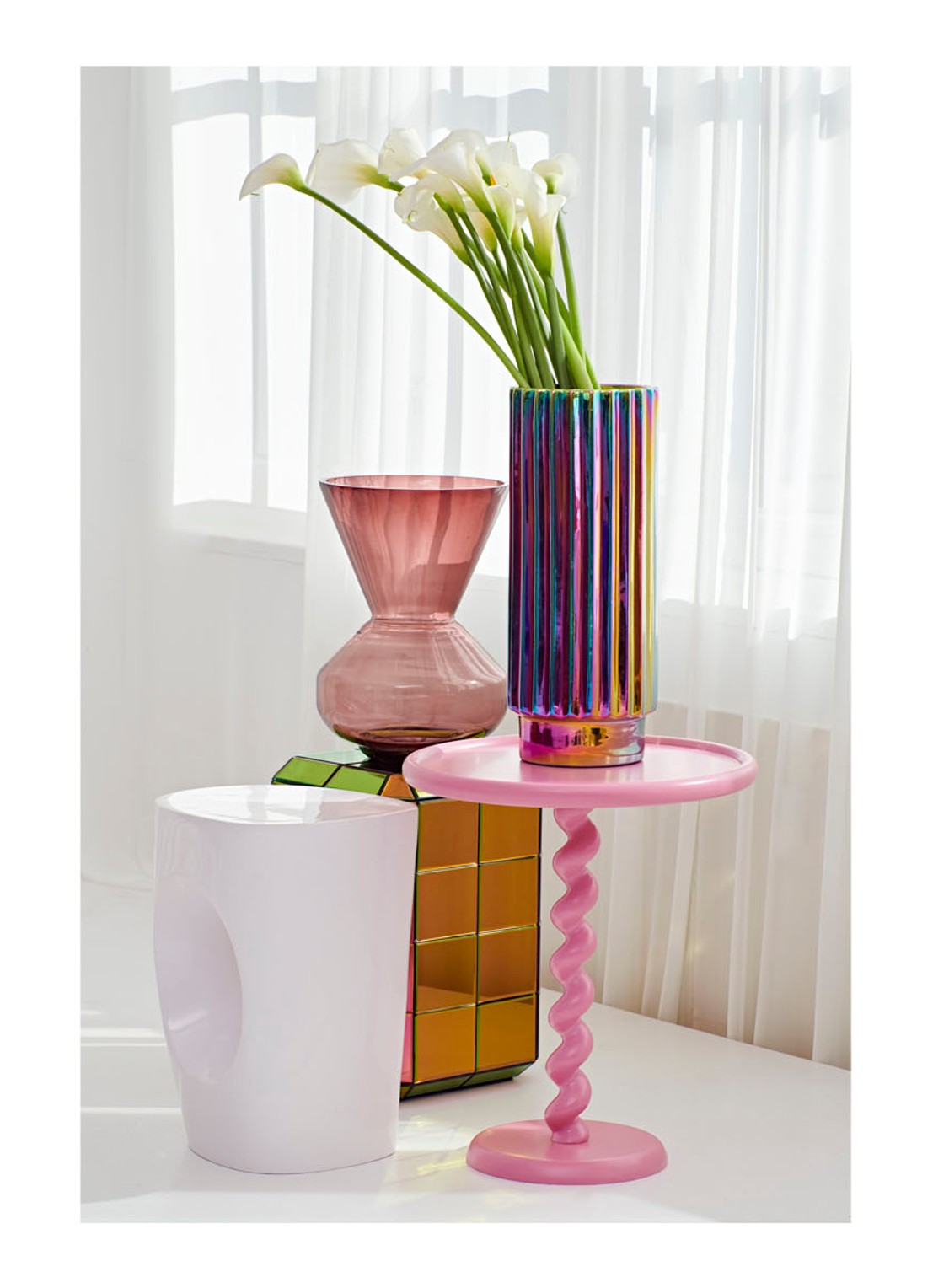 POLSPOTTEN Twister bijzettafel 56 cm - voorkant 2 roze