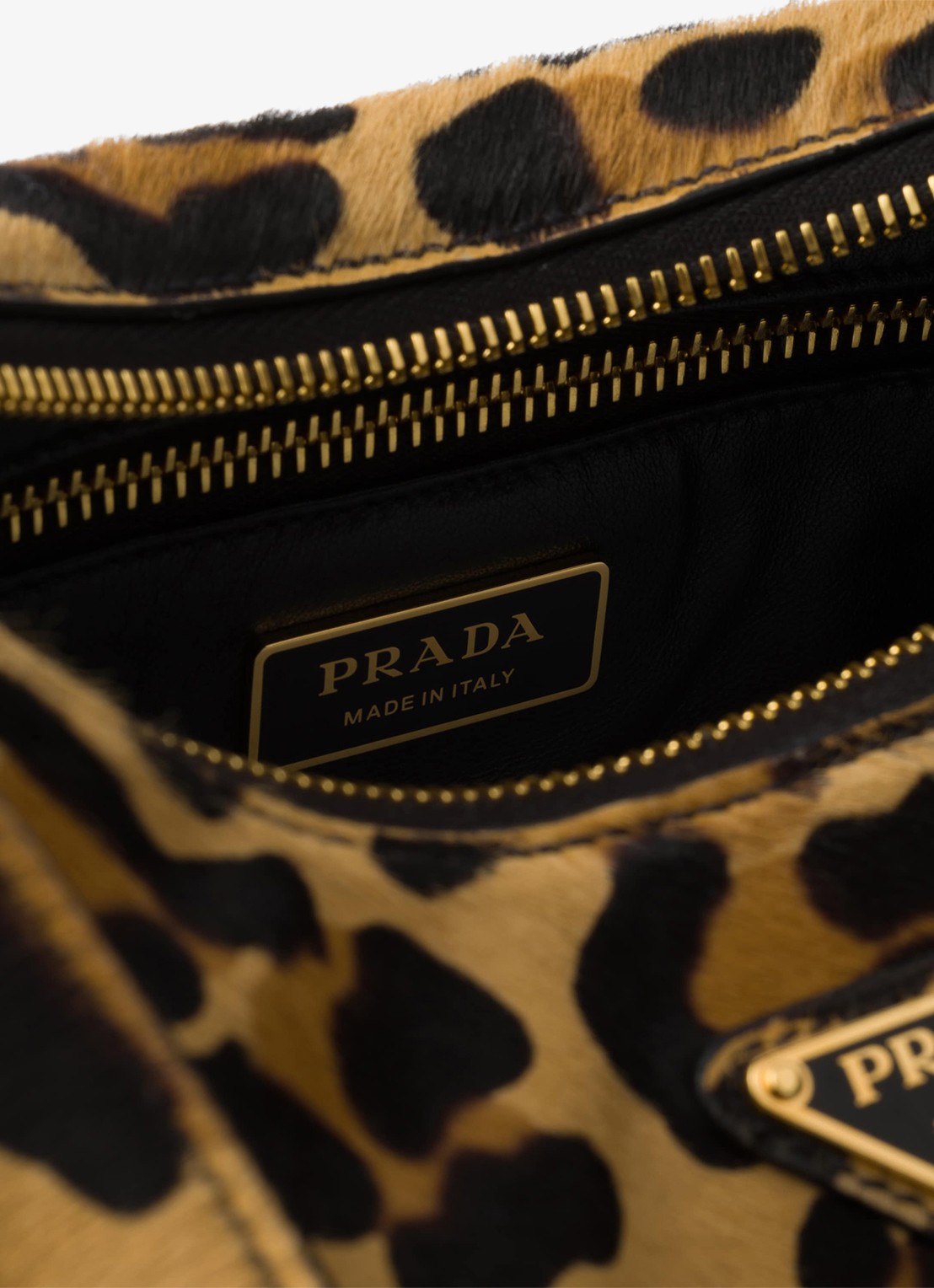 Prada Aimée Medium schoudertas van leer met panterprint - detail 5 lichtbruin