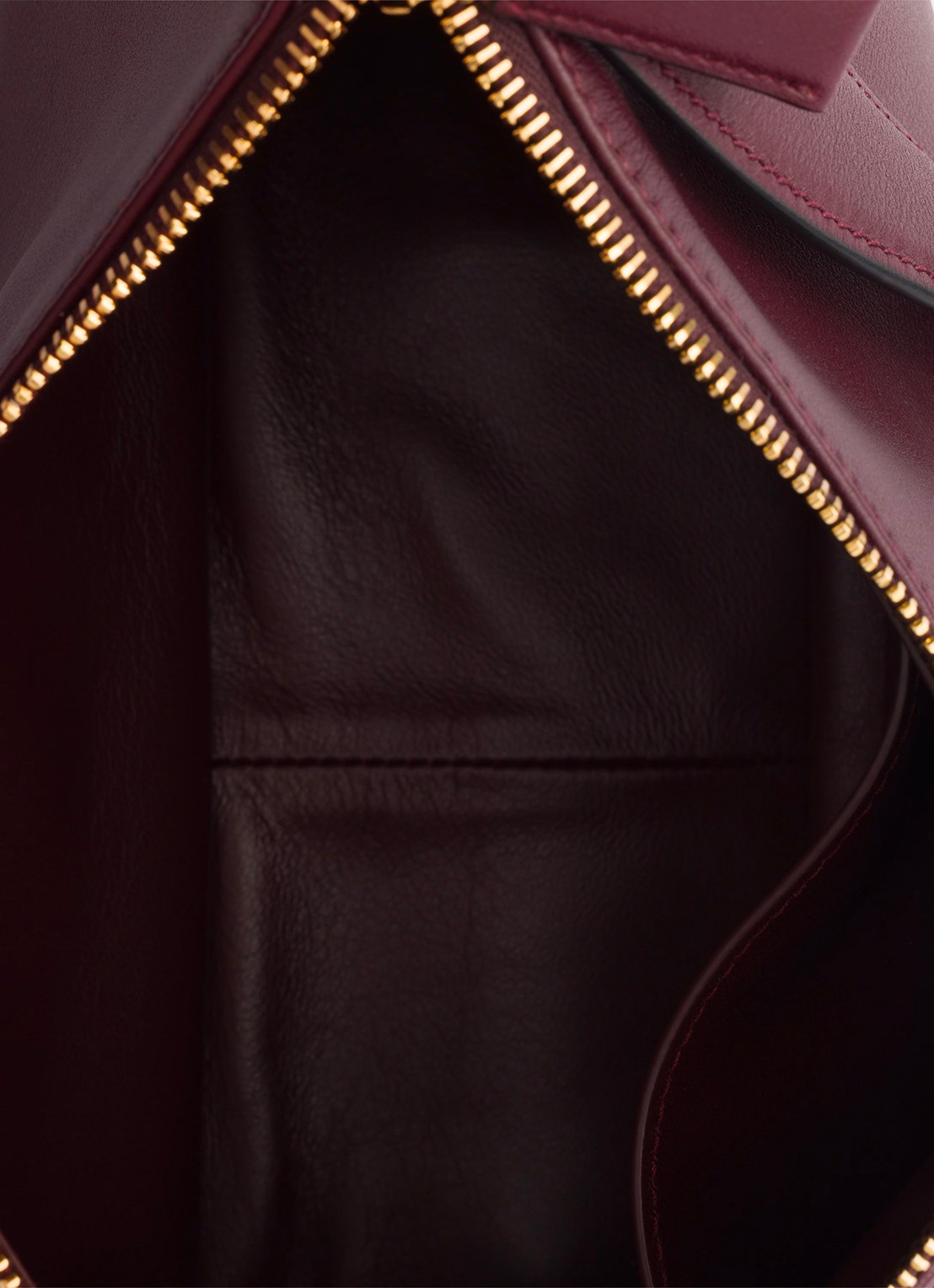 Prada Aimée Medium schoudertas van leer - detail 5 bordeauxrood