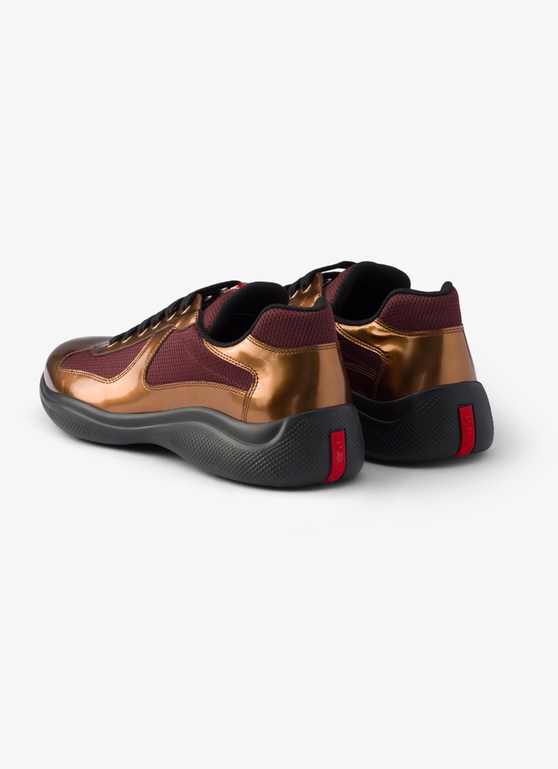 Prada America's Cup sneaker van mesh met metallic finish - achterkant 3 goud