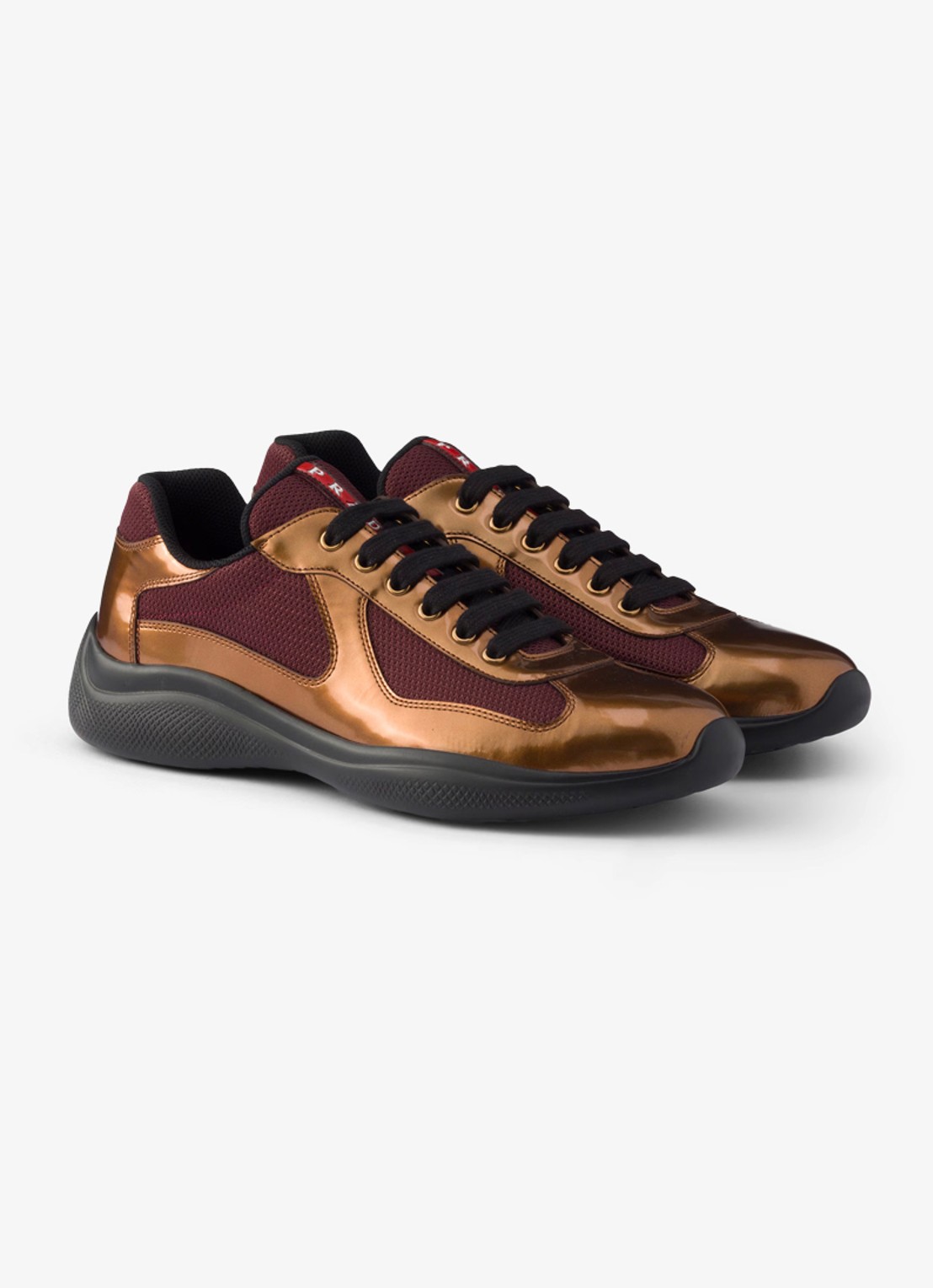 Prada America's Cup sneaker van mesh met metallic finish - voorkant 2 goud