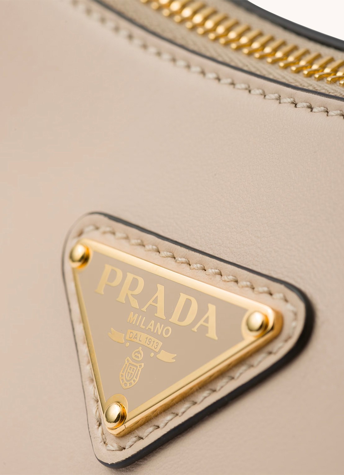 Prada Arqué Small schoudertas van leer - detail 7 gebroken wit