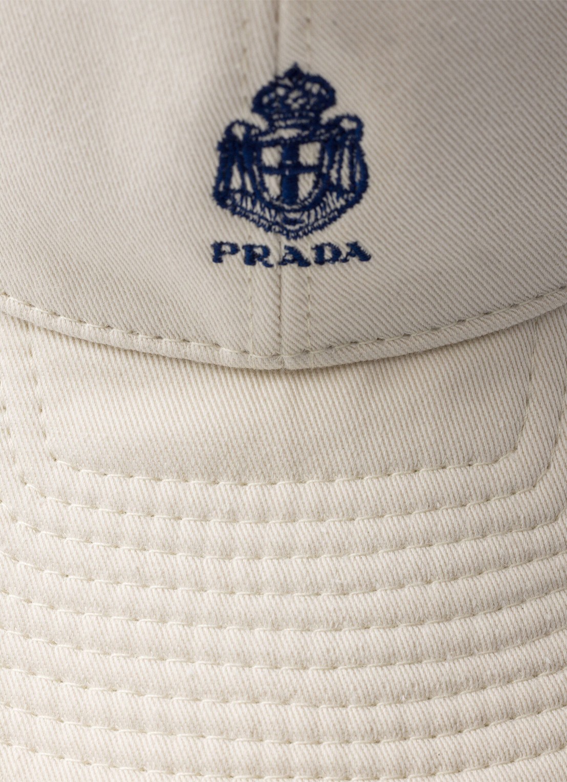 Prada Baseball pet met logoborduring - detail 2 gebroken wit