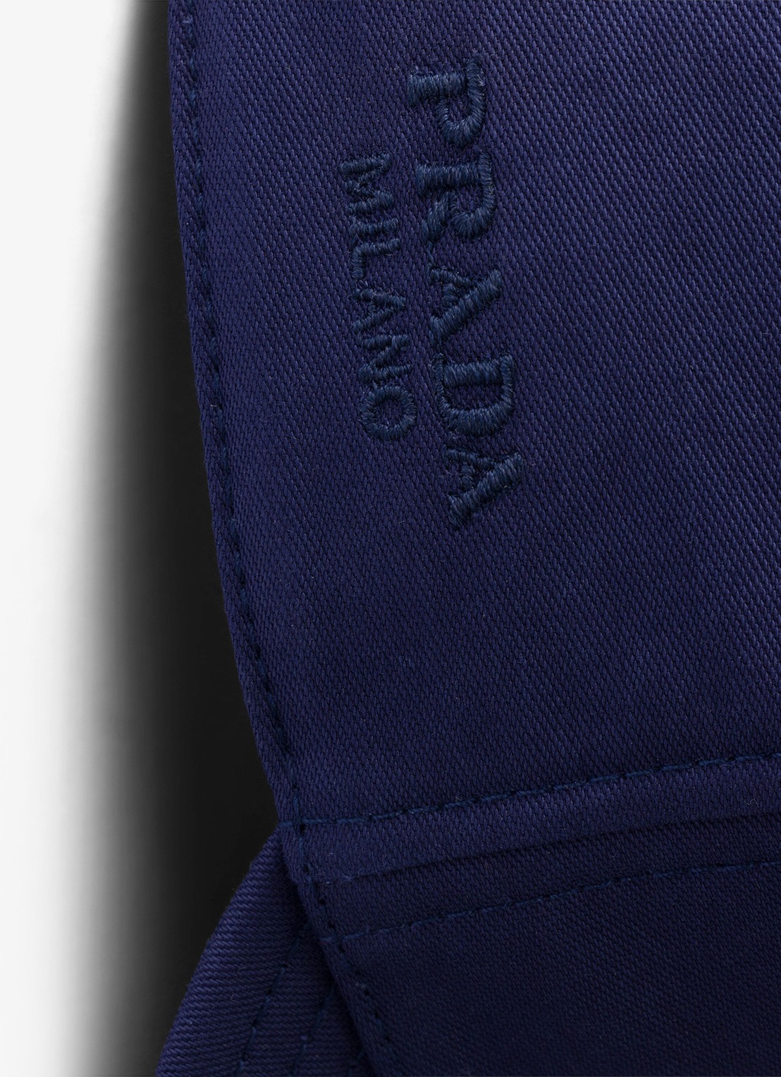 Prada Baseball pet met logoborduring - detail 3 donkerblauw