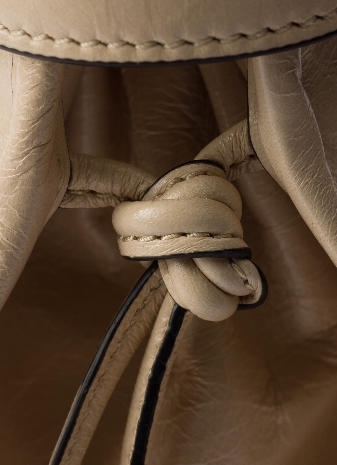 Prada Bonnie Extra-Large schoudertas van kalfsleer - detail 3 beige
