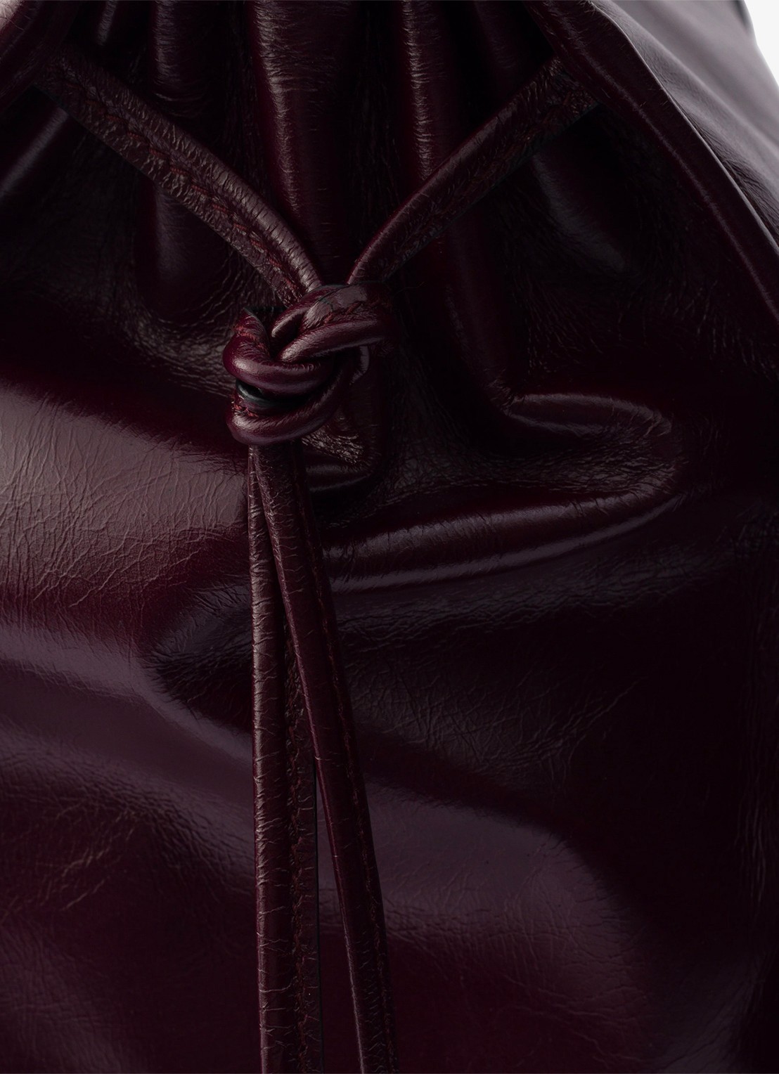 Prada Bonnie Extra-Large schoudertas van kalfsleer - detail bordeauxrood