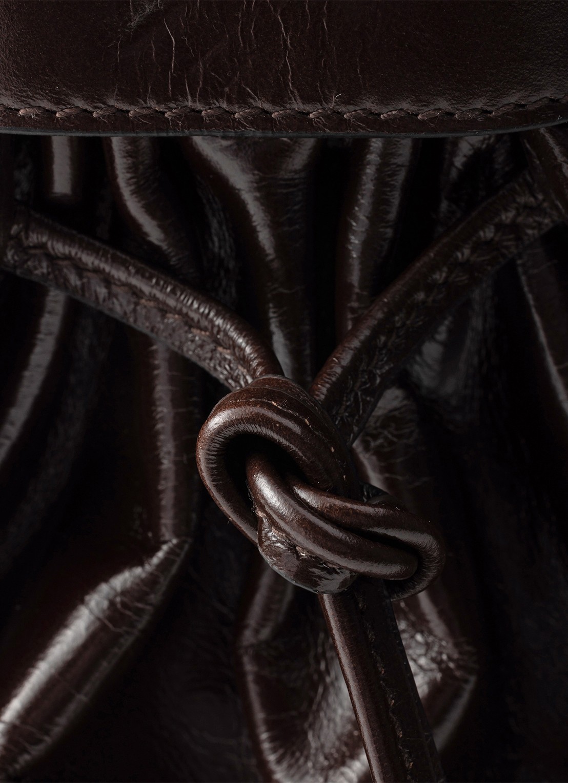 Prada Bonnie Large schoudertas van kalfsleer - detail 4 donkerbruin