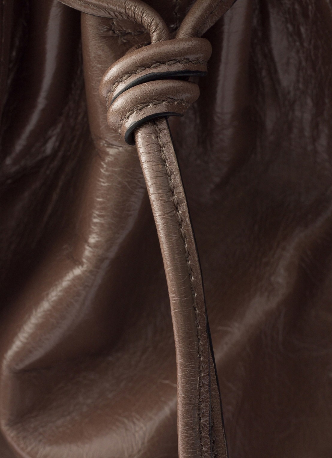 Prada Bonnie Large schoudertas van kalfsleer - detail 3 taupe