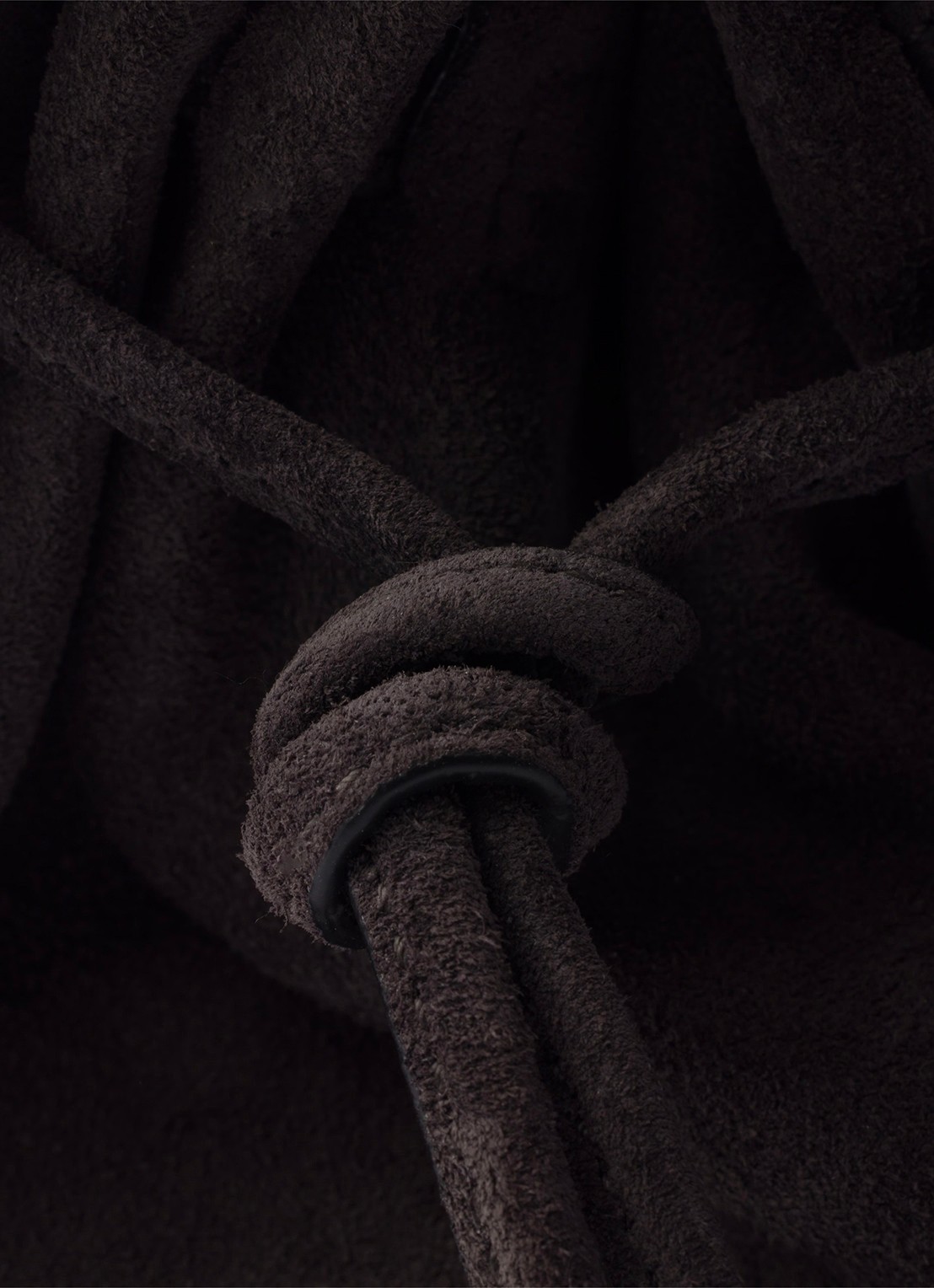 Prada Bonnie Medium handtas van kalfssuède - detail 3 taupe