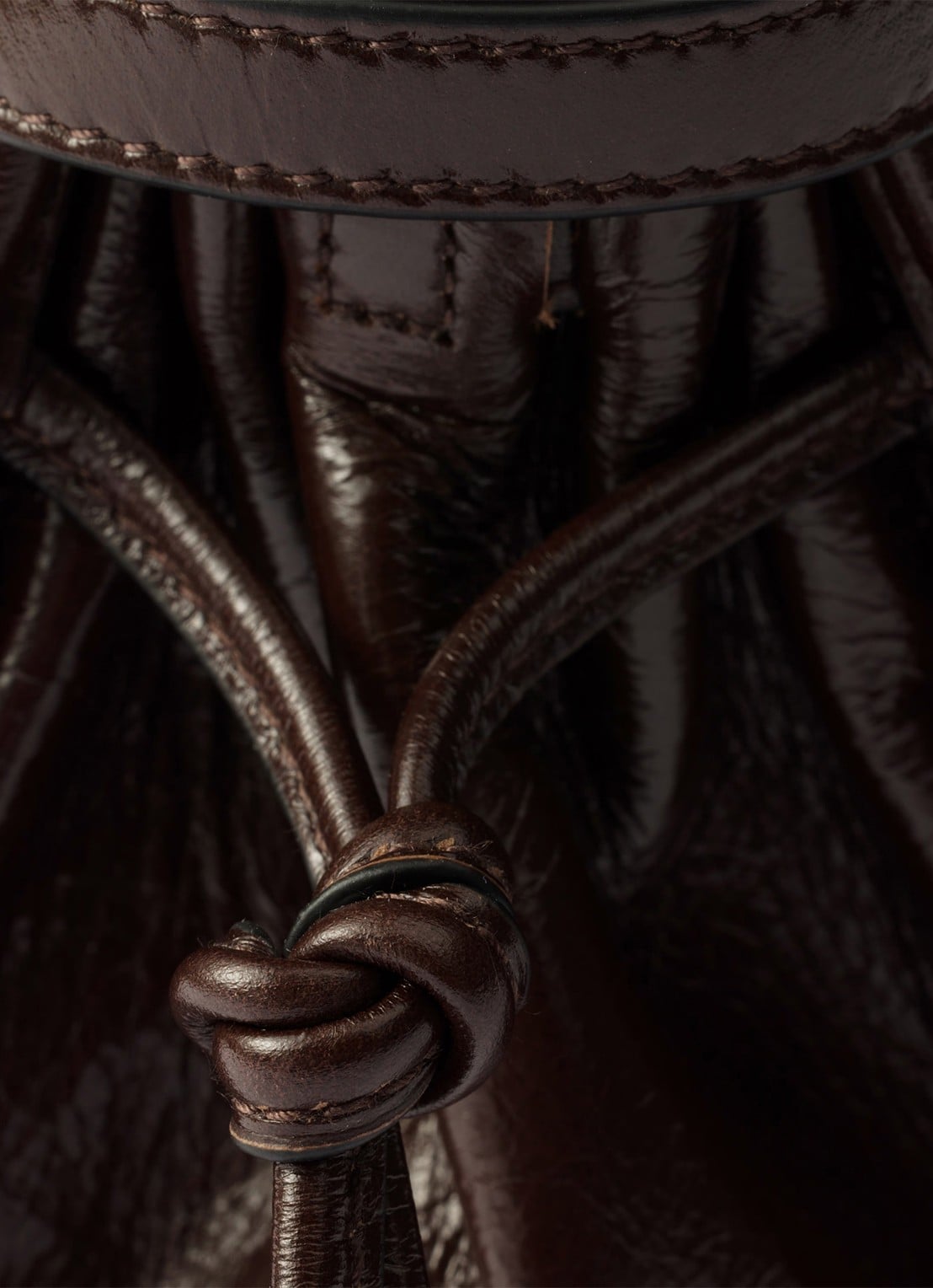 Prada Bonnie Medium schoudertas van kalfsleer - detail 8 donkerbruin