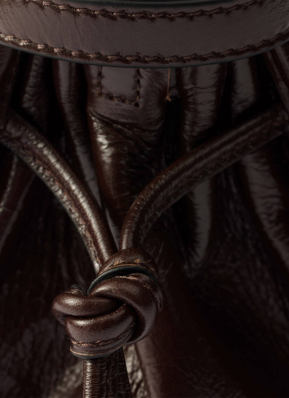 Prada Bonnie Medium schoudertas van kalfsleer - detail 10 donkerbruin