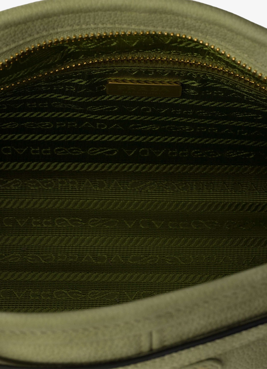 Prada Bonnie Medium schoudertas van nubuck - detail groen