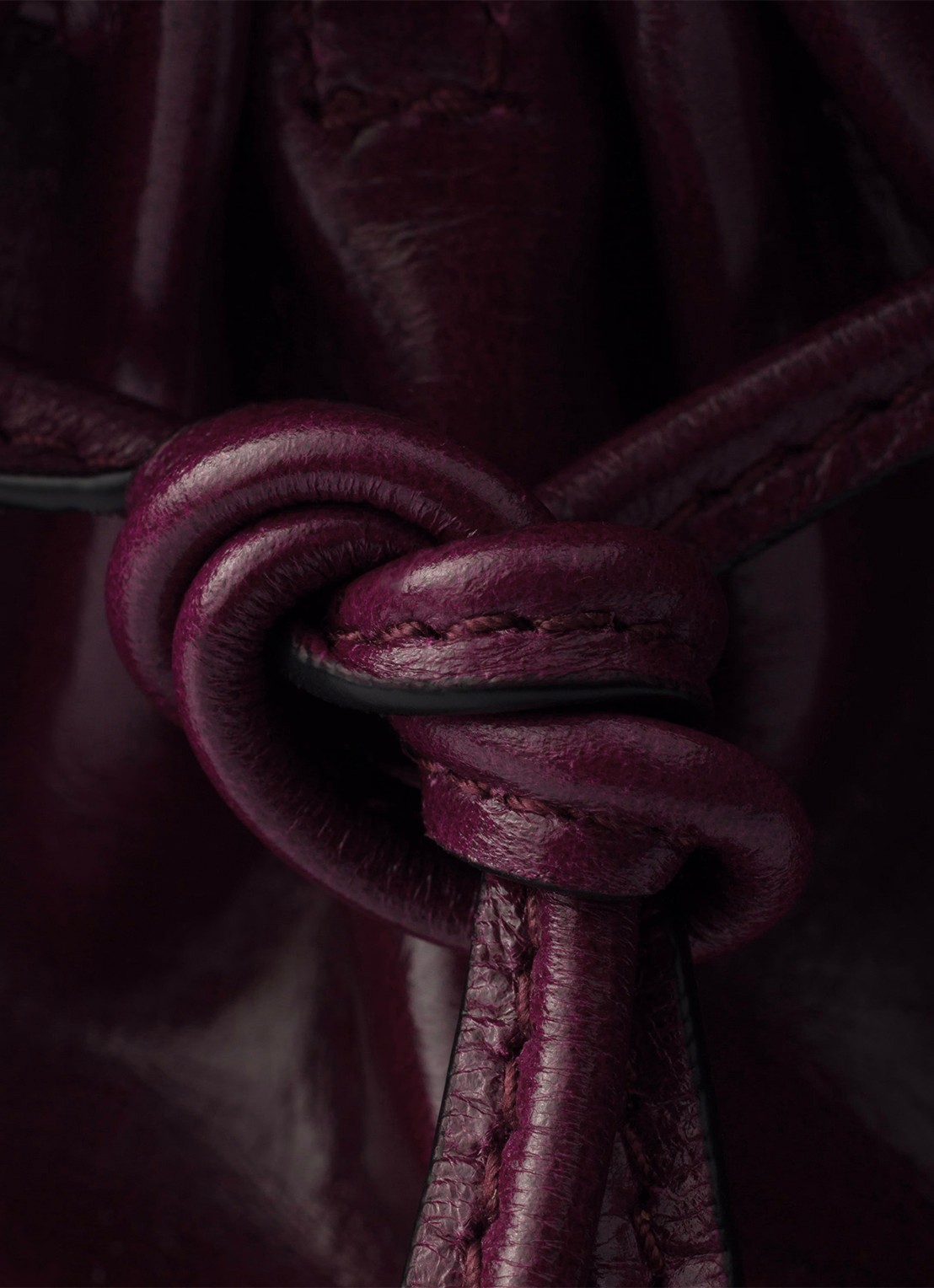 Prada Bonnie Small schoudertas van leer met afneembare schouderriem - detail 2 bordeauxrood