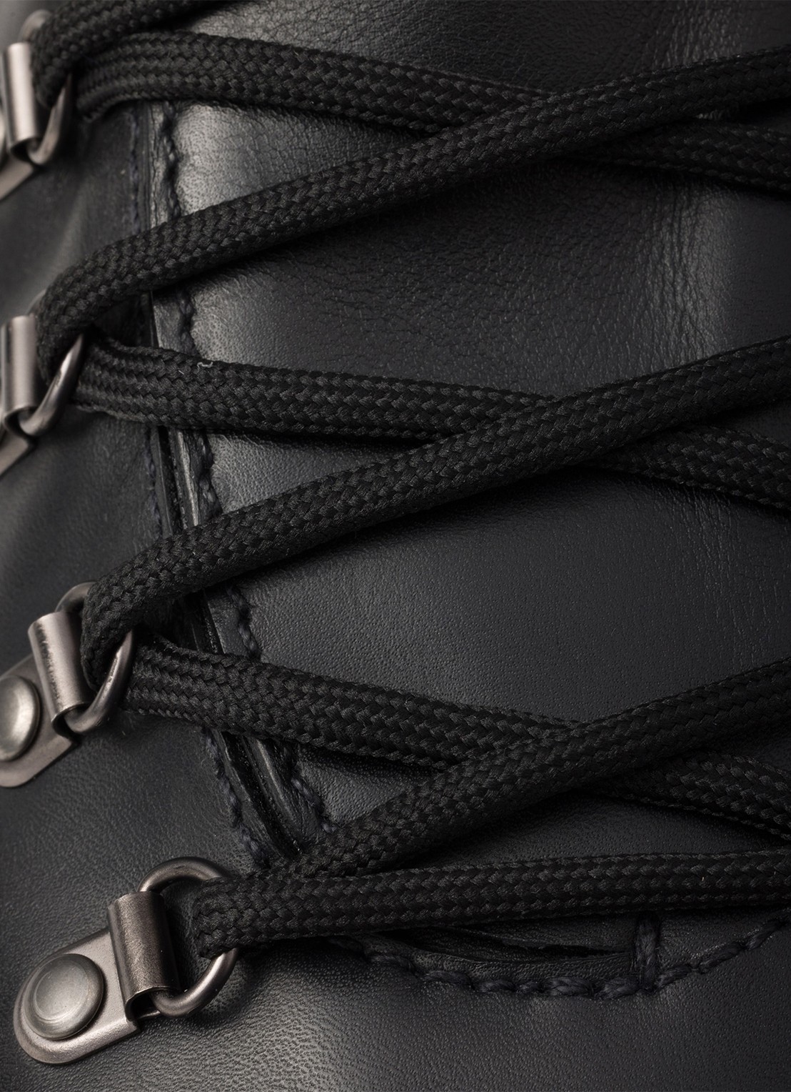 Prada Brixxen veterboot van leer - detail 5 zwart