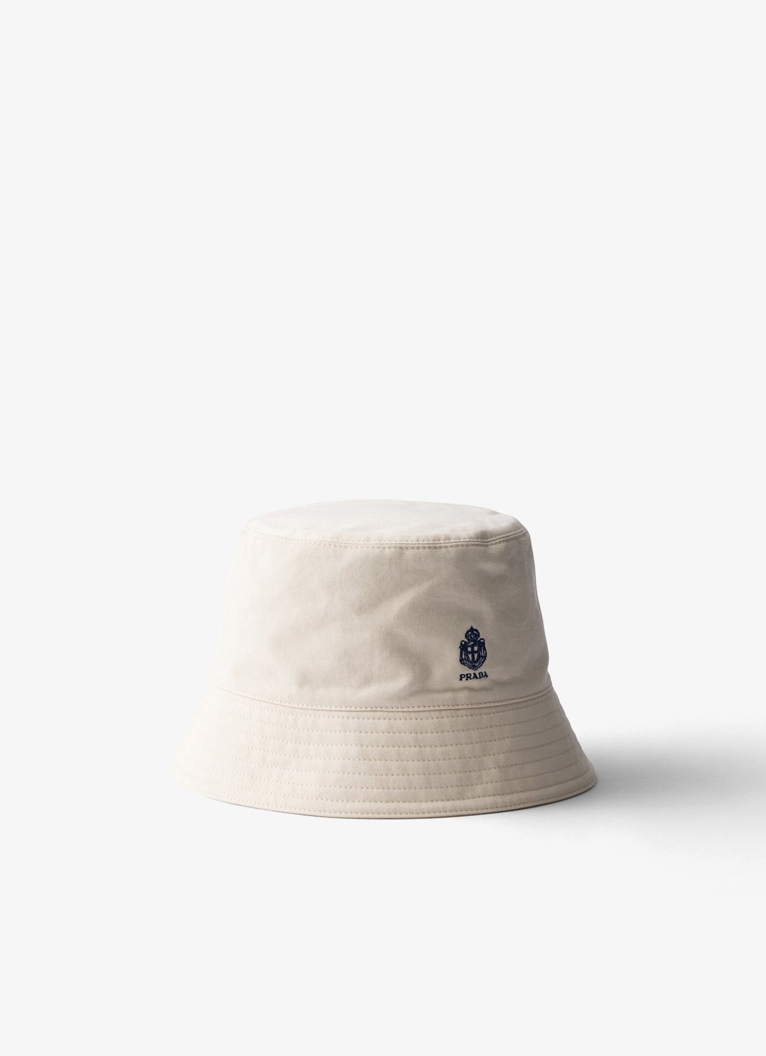 Prada Bucket hoed met logoborduring - voorkant 3 gebroken wit