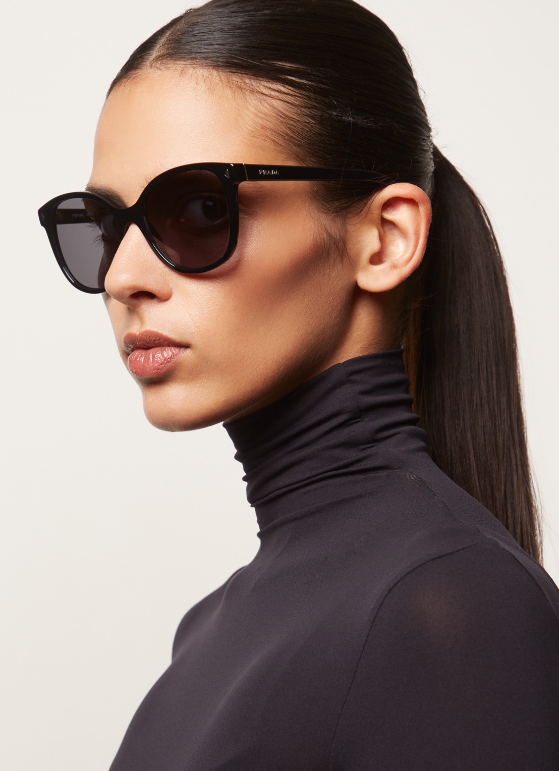 Prada Cat Eye zonnebril gepolariseerd PR22ZS - voorkant 5 zwart