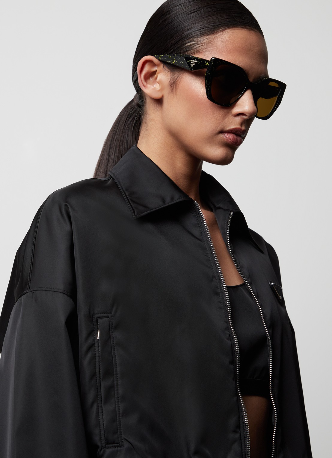 Prada Cat Eye zonnebril PR19ZS  - voorkant 2 zwart