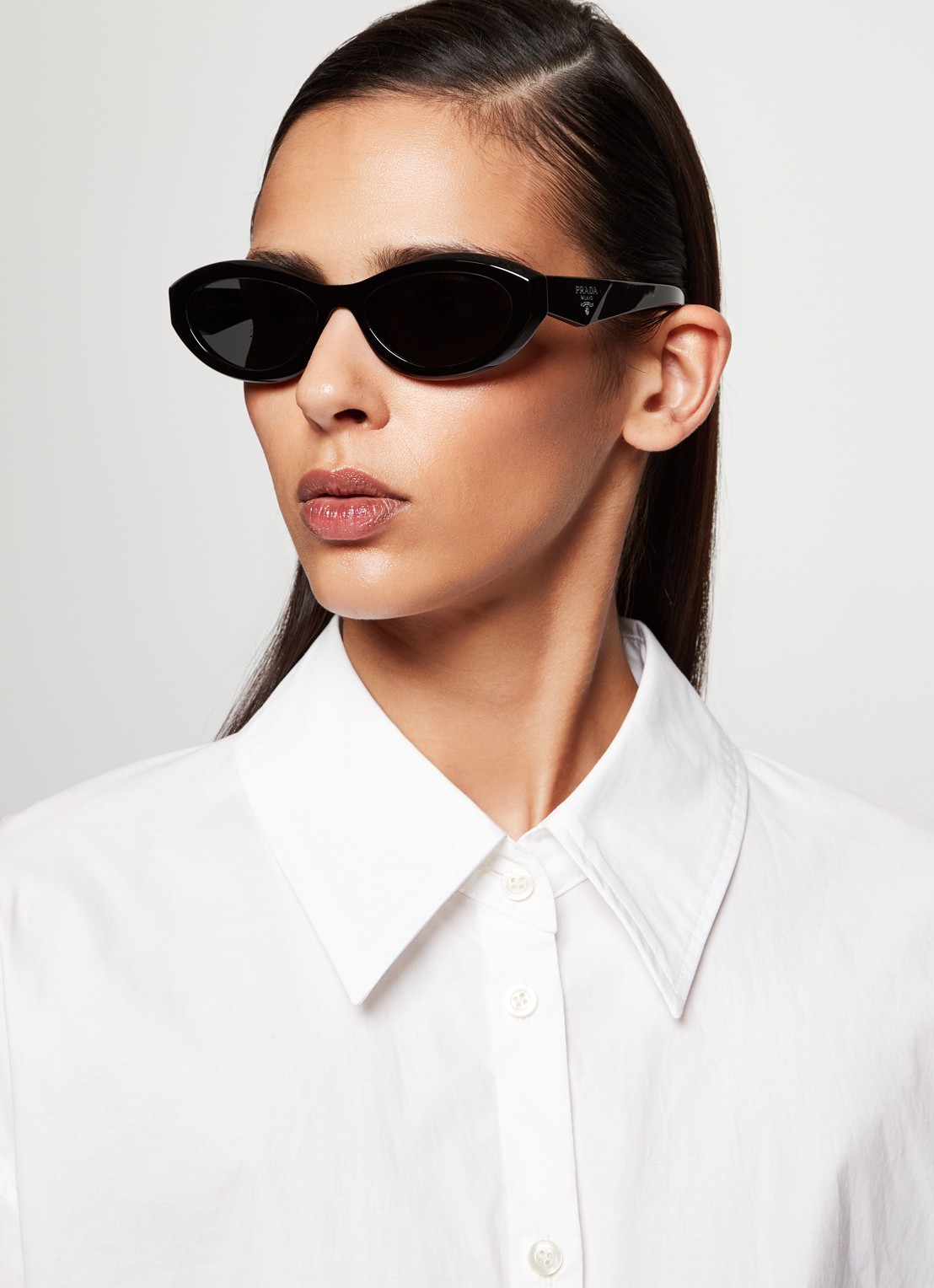 Prada Cat Eye zonnebril PR26ZS - voorkant 2 zwart