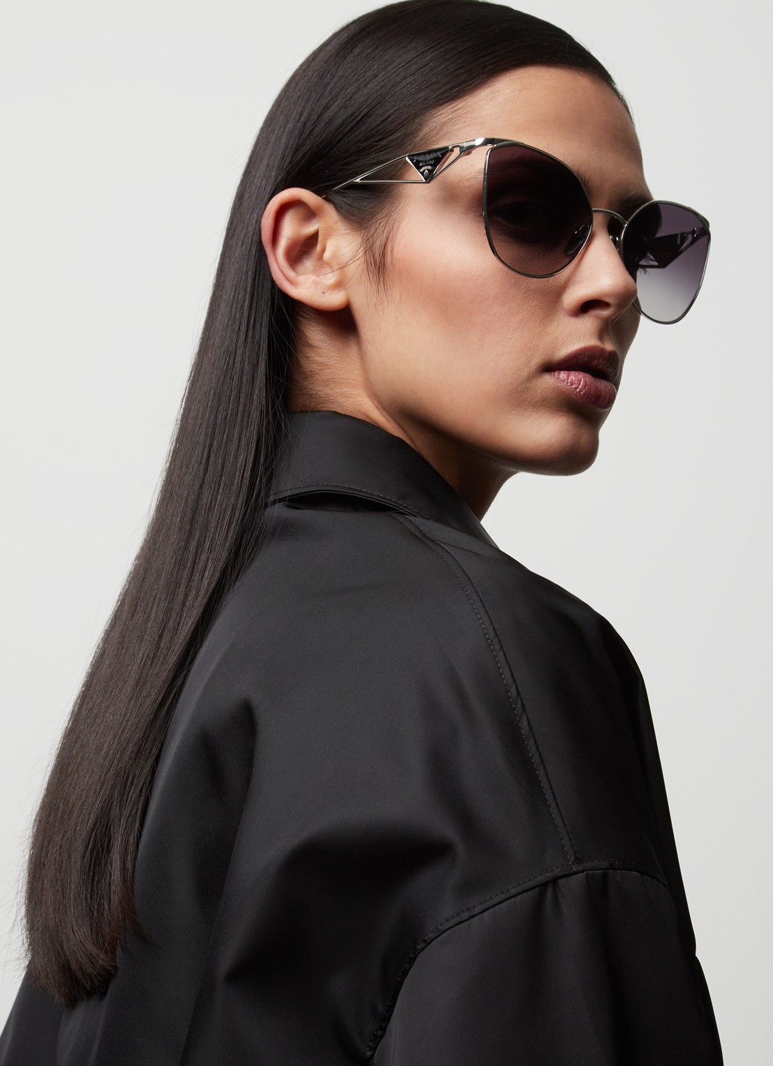 Prada Cat Eye zonnebril PR50ZS  - voorkant 2 zilver