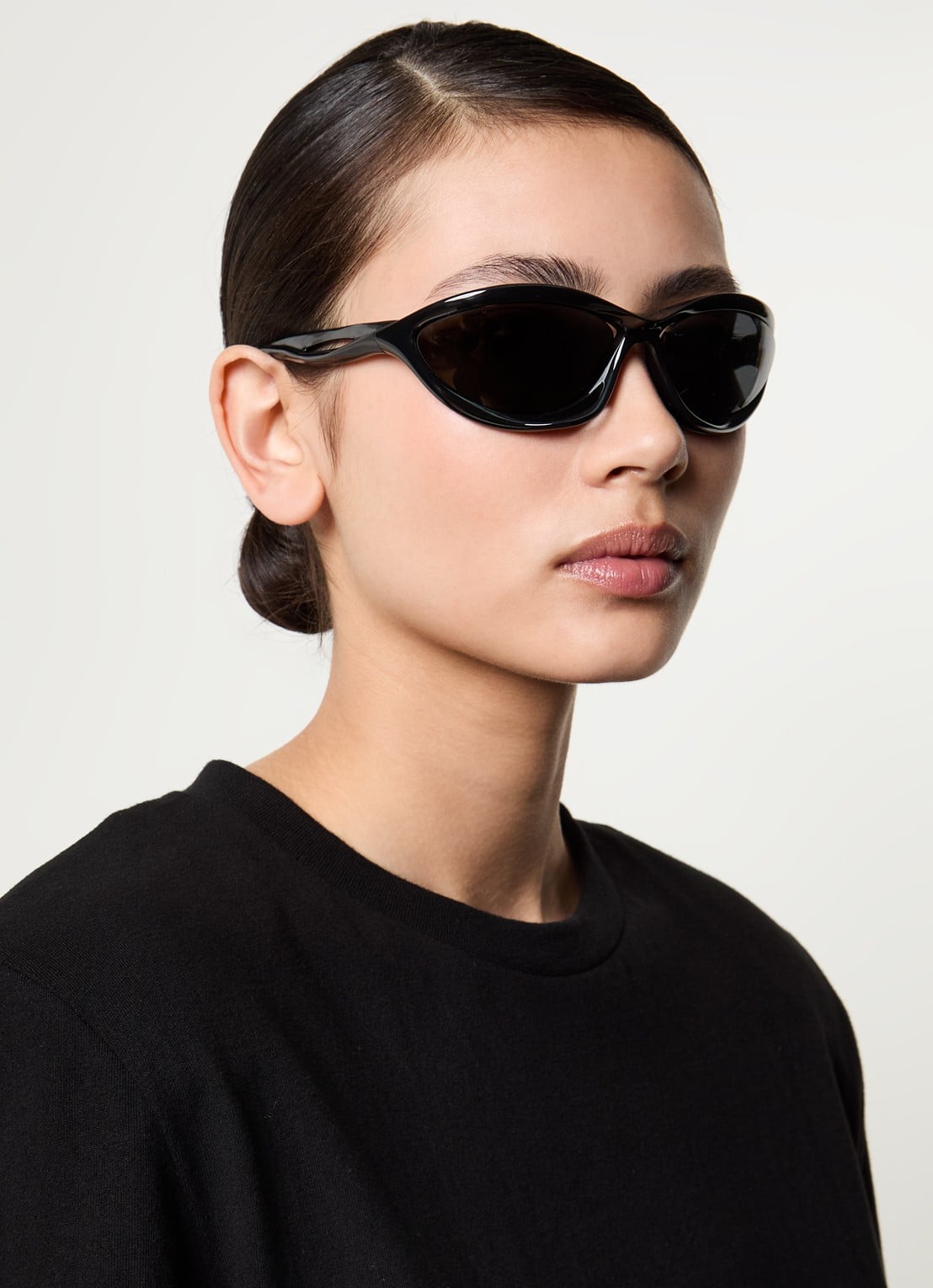 Prada Cat Eye zonnebril PRA23S - voorkant 5 zwart