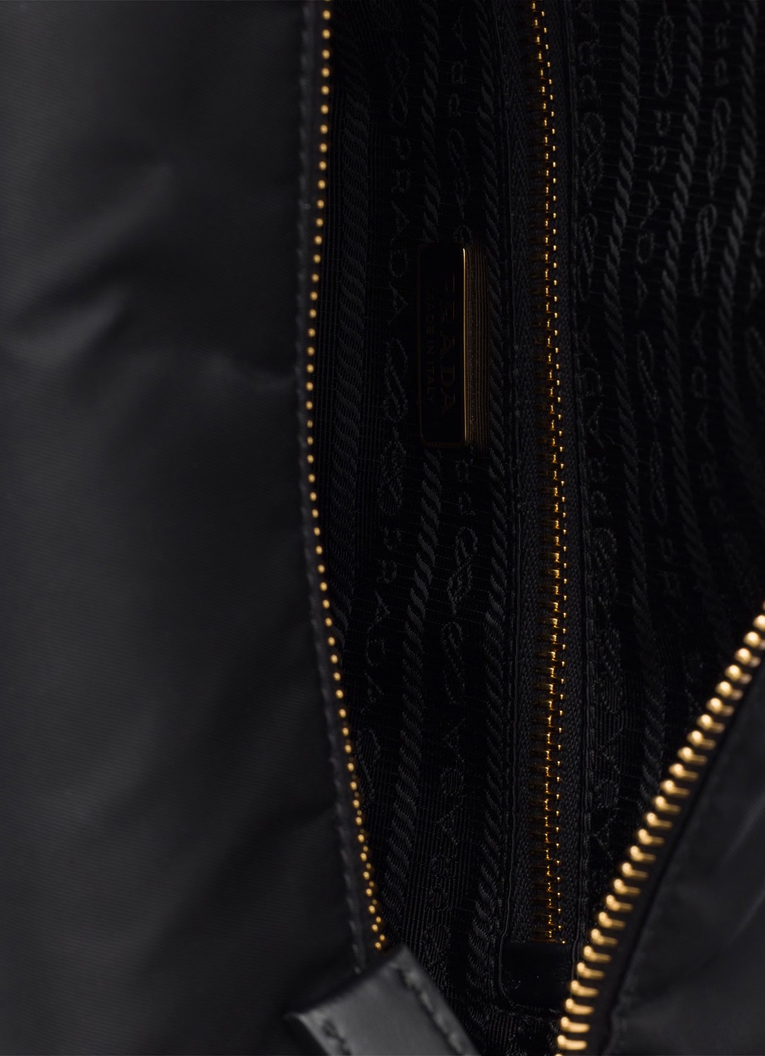 Prada Chérie Re-Nylon Mini handtas met leren details - detail 2 black