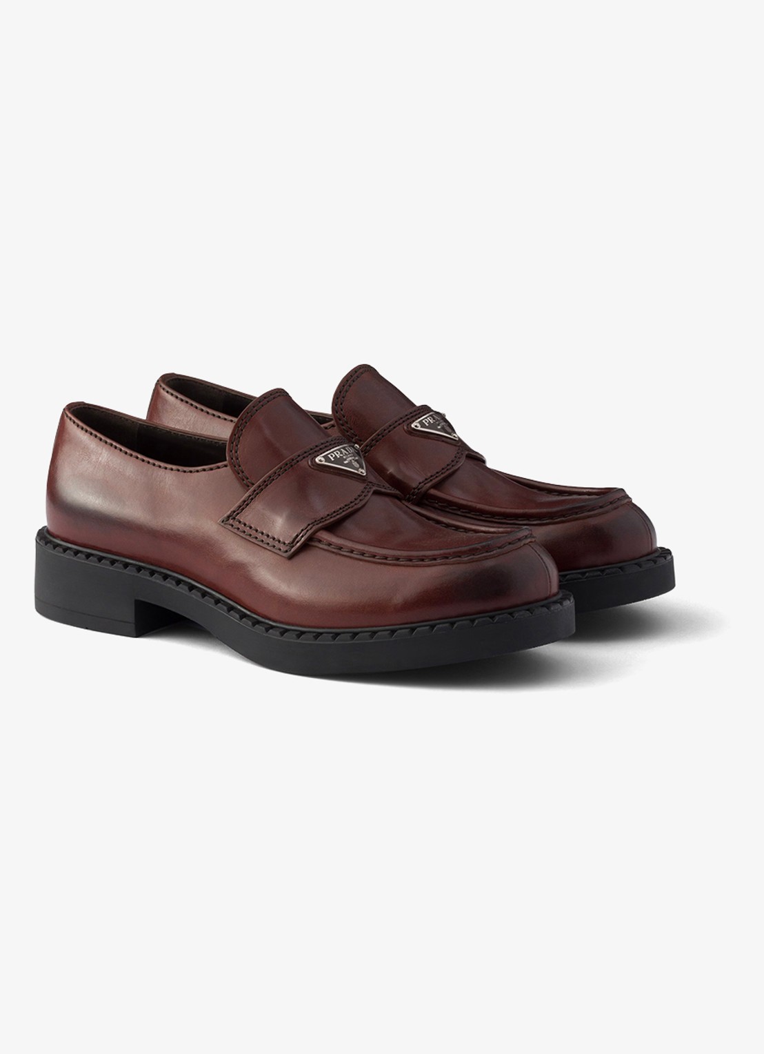 Prada Chocolate loafer van kalfsleer - detail bruin