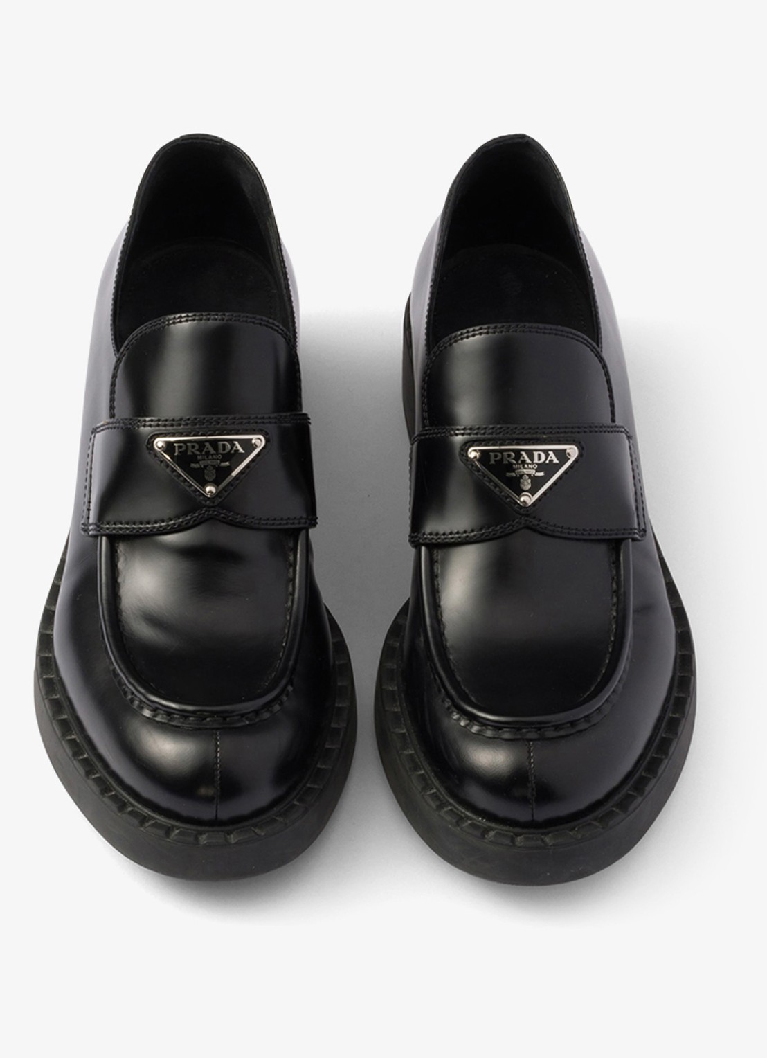 Prada Chocolate loafer van leer met logo  - detail 5 zwart