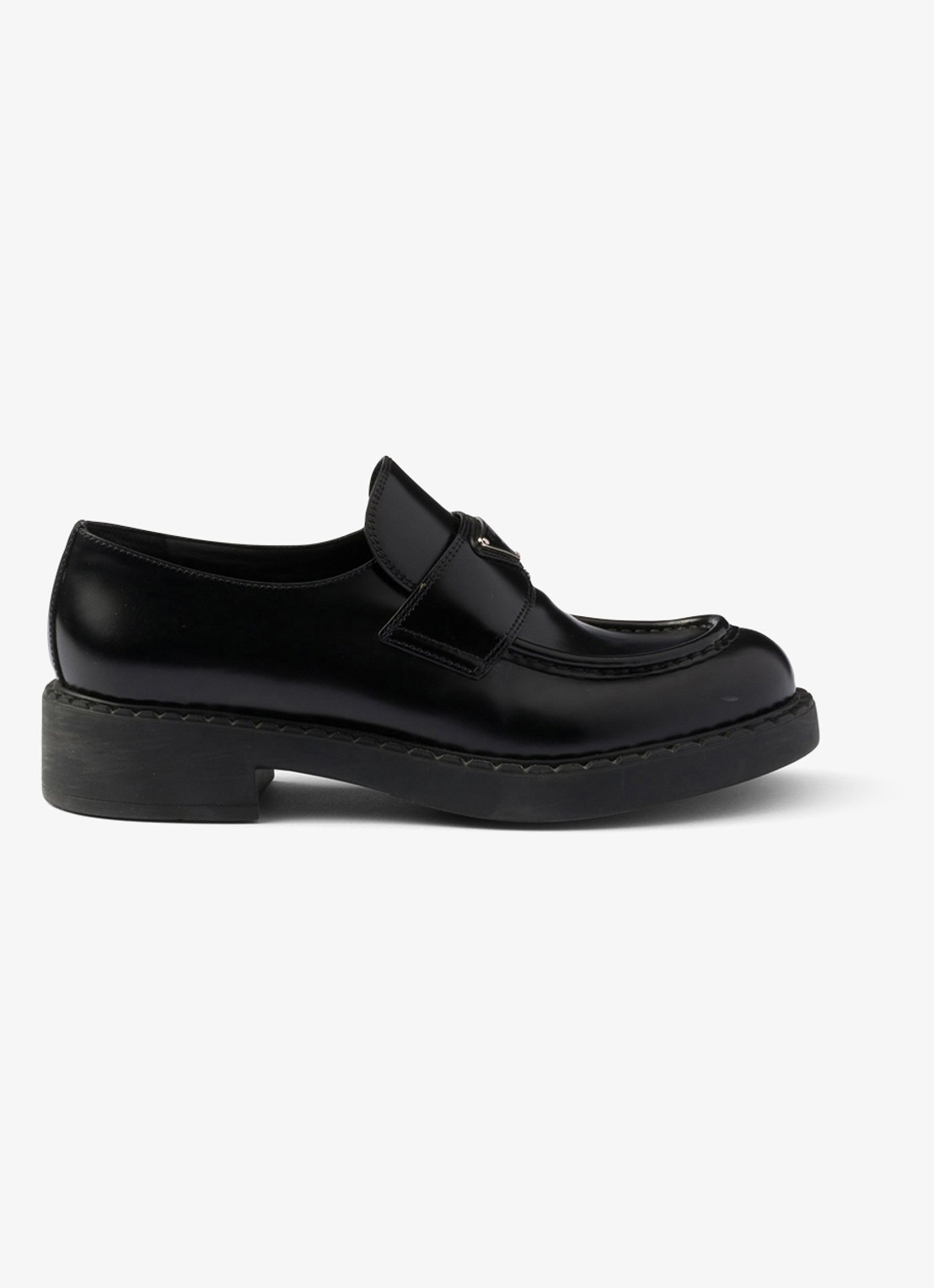 Prada Chocolate loafer van leer met logo  - voorkant 2 zwart