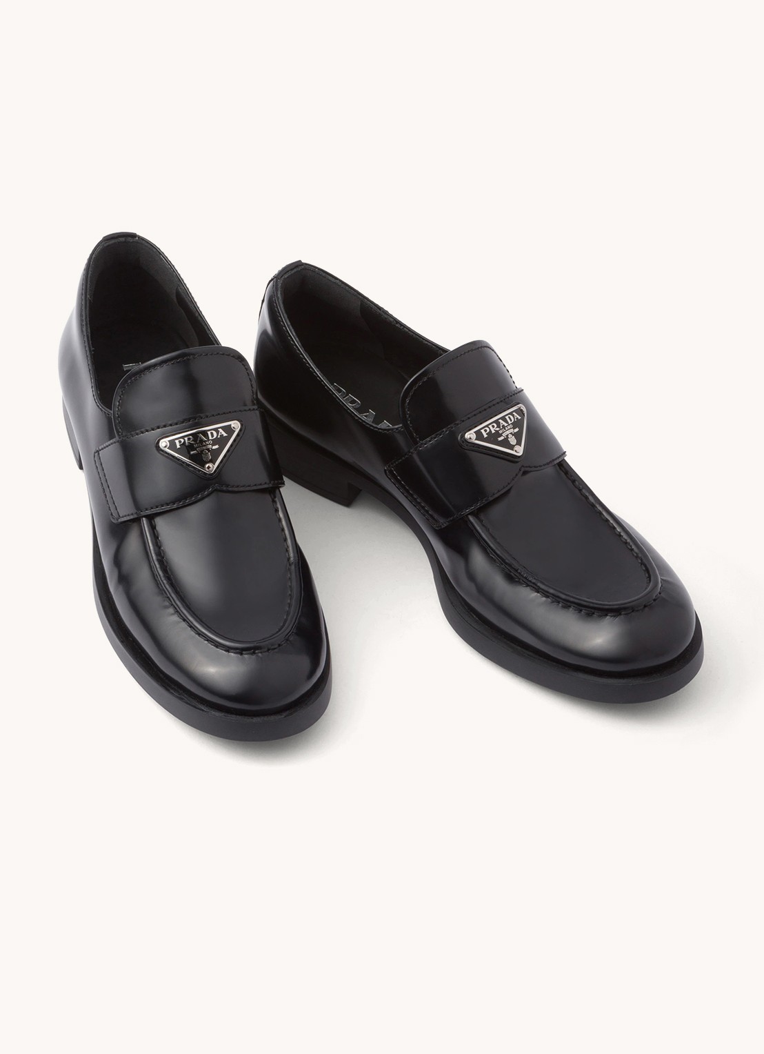 Prada Chocolate loafer van leer met logo  - achterkant 6 zwart
