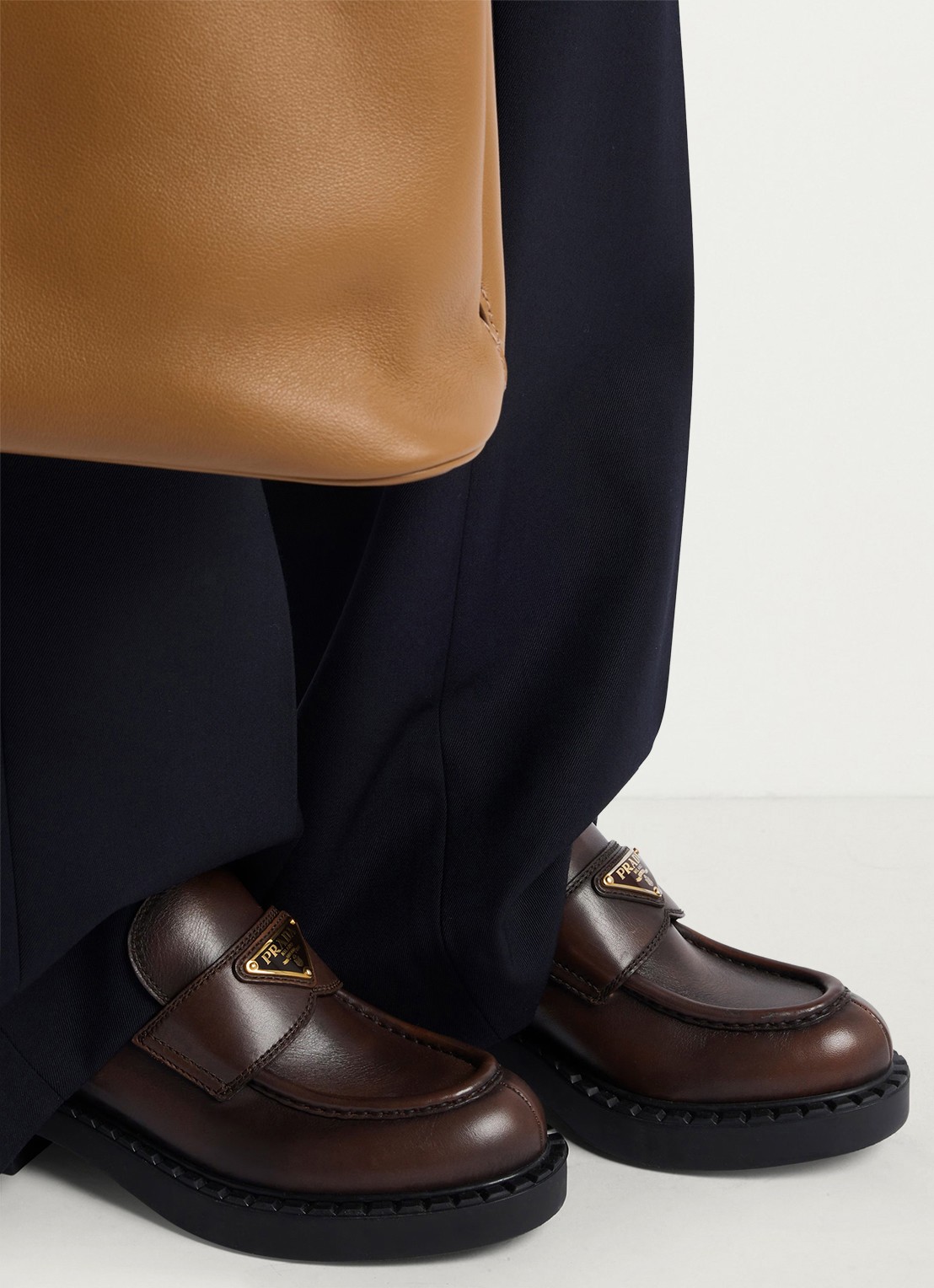 Prada Chocolate loafer van leer - detail 7 donkerbruin