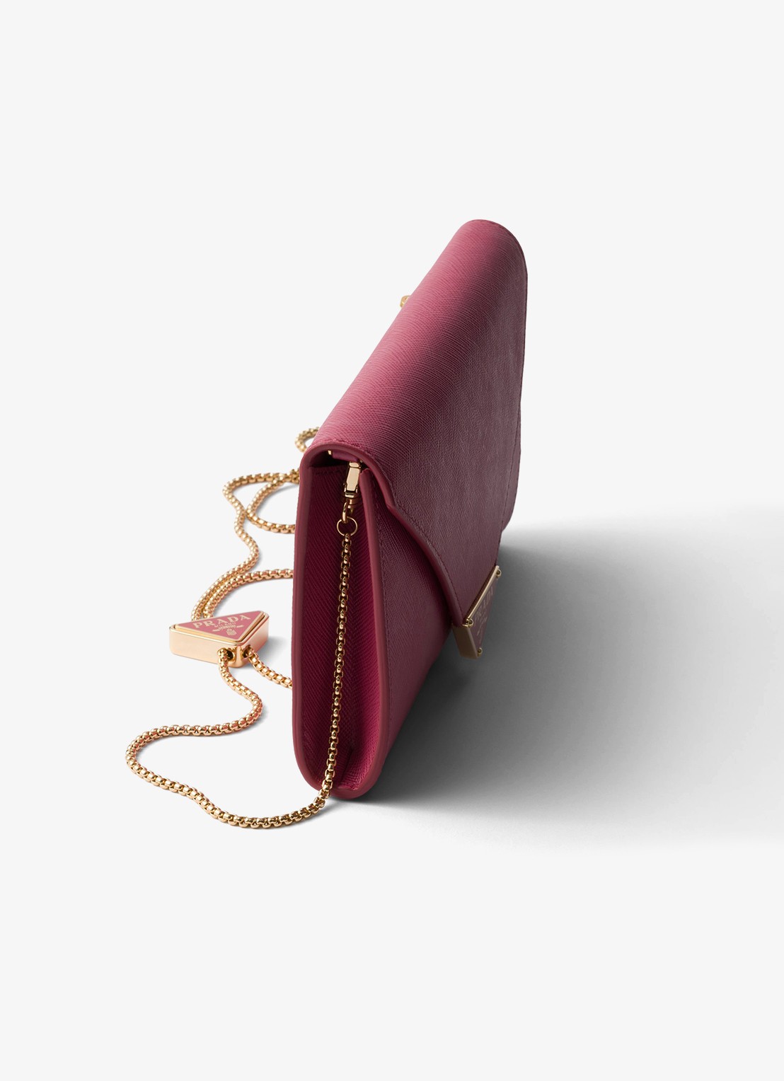 Prada Clutch van kalfsleer met afneembare schouderriem - detail 2 cranberryrood