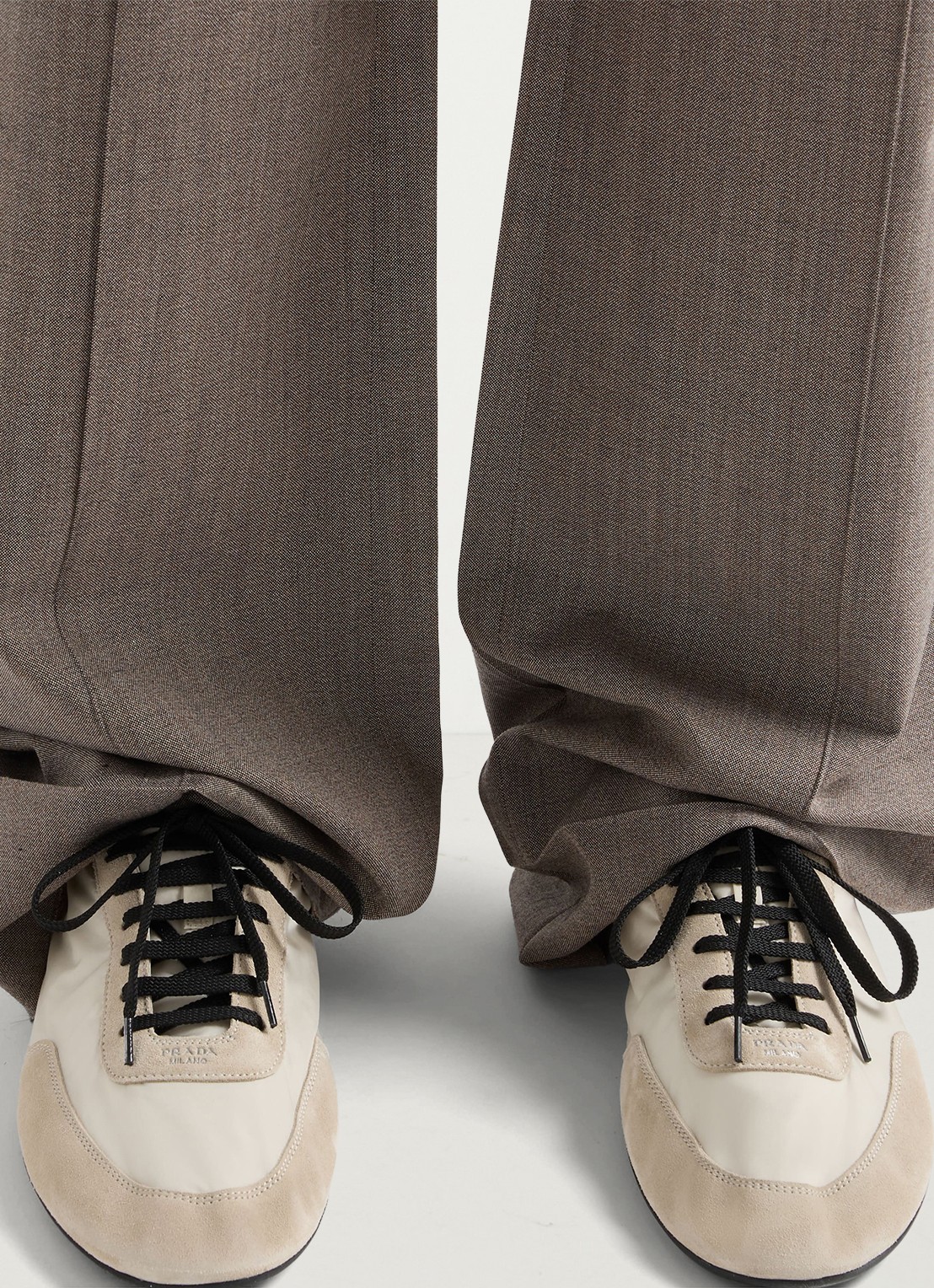 Prada Collapse Re-Nylon sneaker met suède details - detail 4 beige