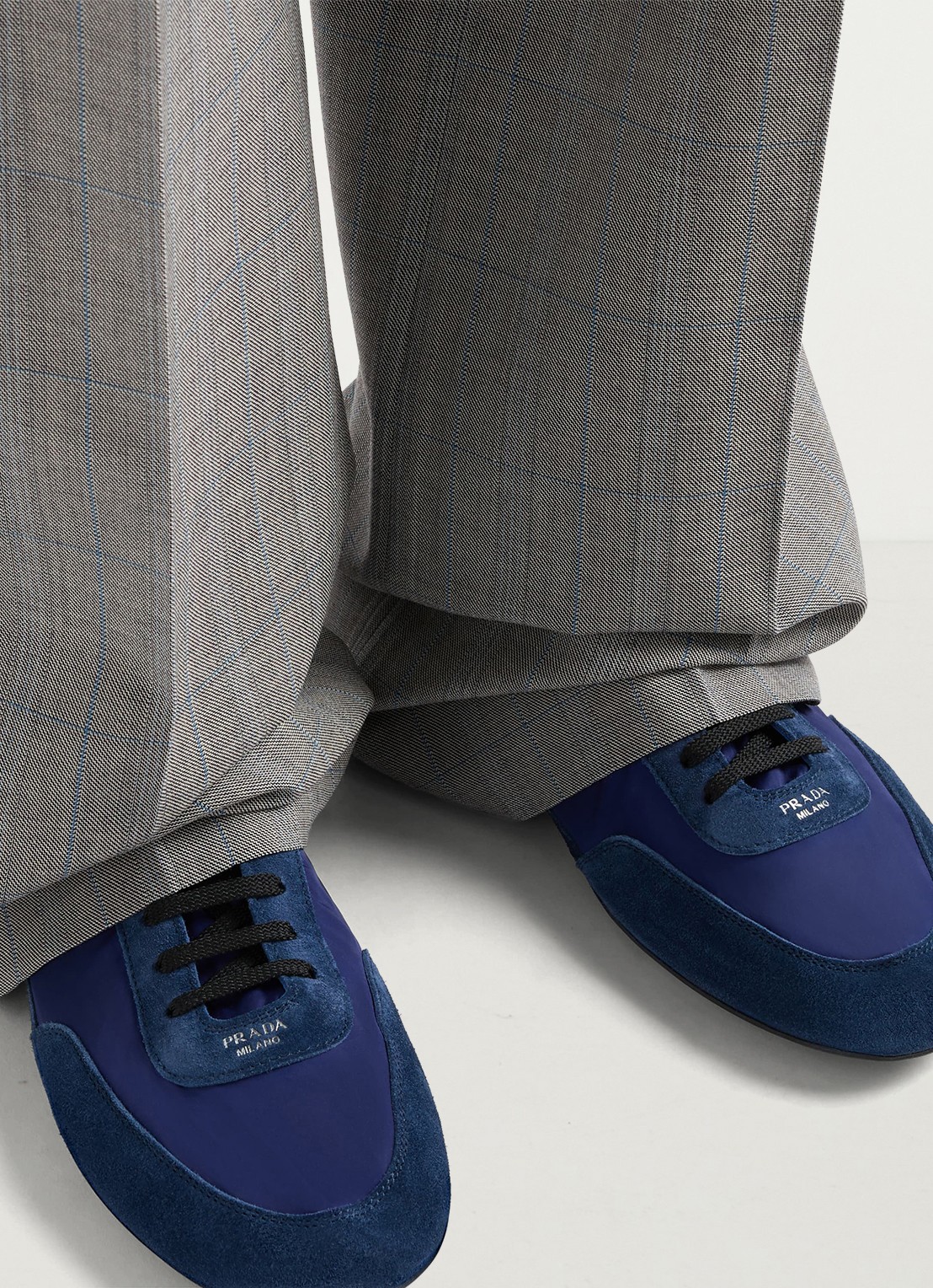 Prada Collapse Re-Nylon sneaker met suède details - detail 4 donkerblauw