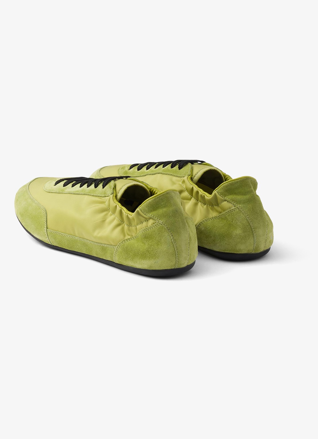 Prada Collapse Re-Nylon sneaker met suède details - achterkant 4 lime