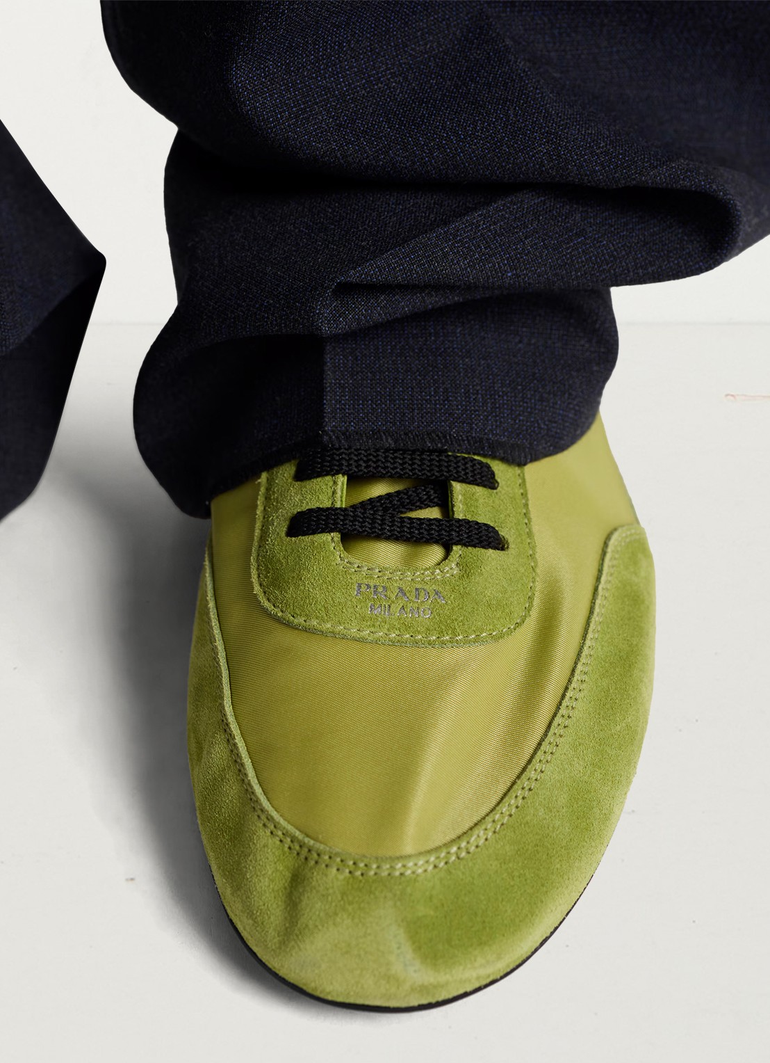Prada Collapse Re-Nylon sneaker met suède details - detail 3 lime