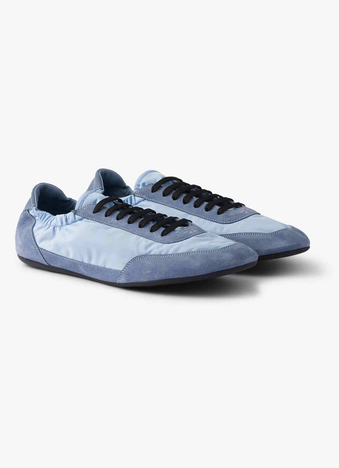 Prada Collapse Re-Nylon sneaker met suède details - voorkant lichtblauw