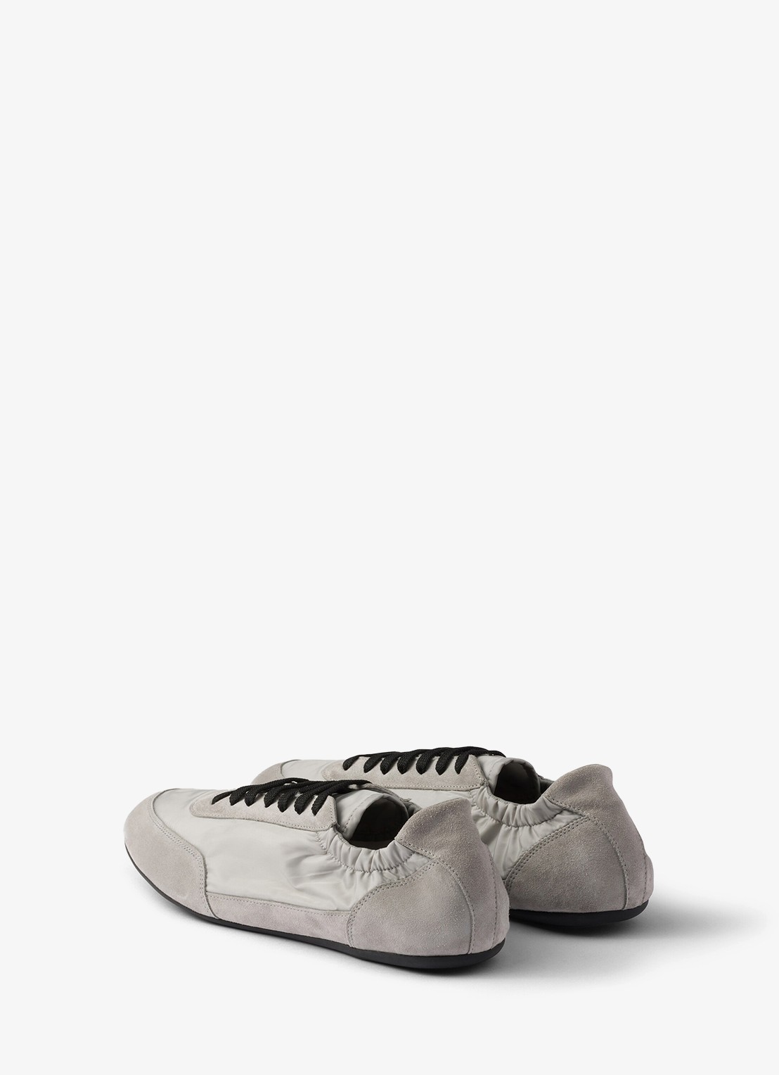 Prada Collapse Re-Nylon sneaker met suède details - achterkant 3 grijs