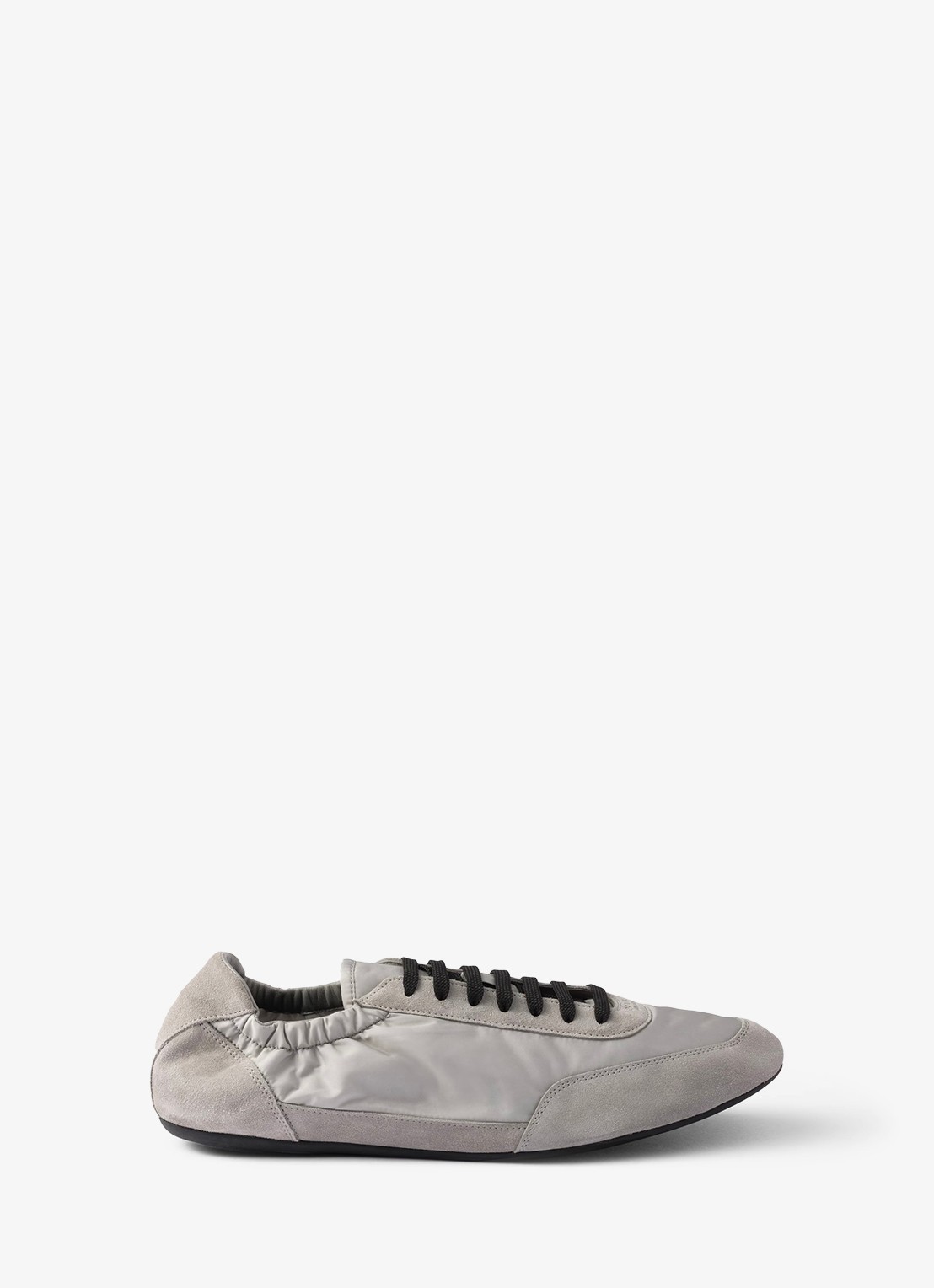 Prada Collapse Re-Nylon sneaker met suède details - voorkant grijs
