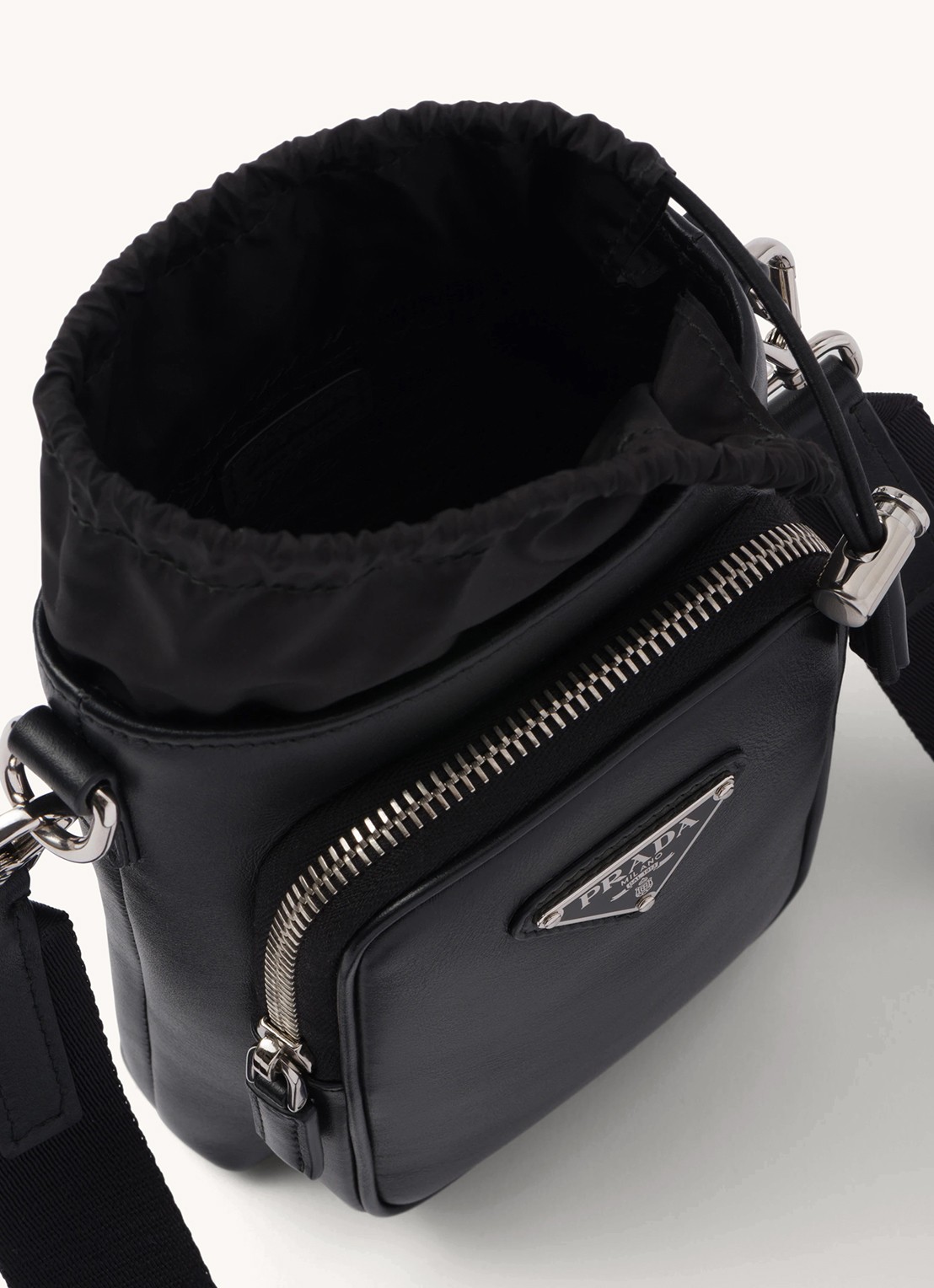 Prada Crossbody telefoonhoes van leer met afneembare schouderriem - detail 3 zwart