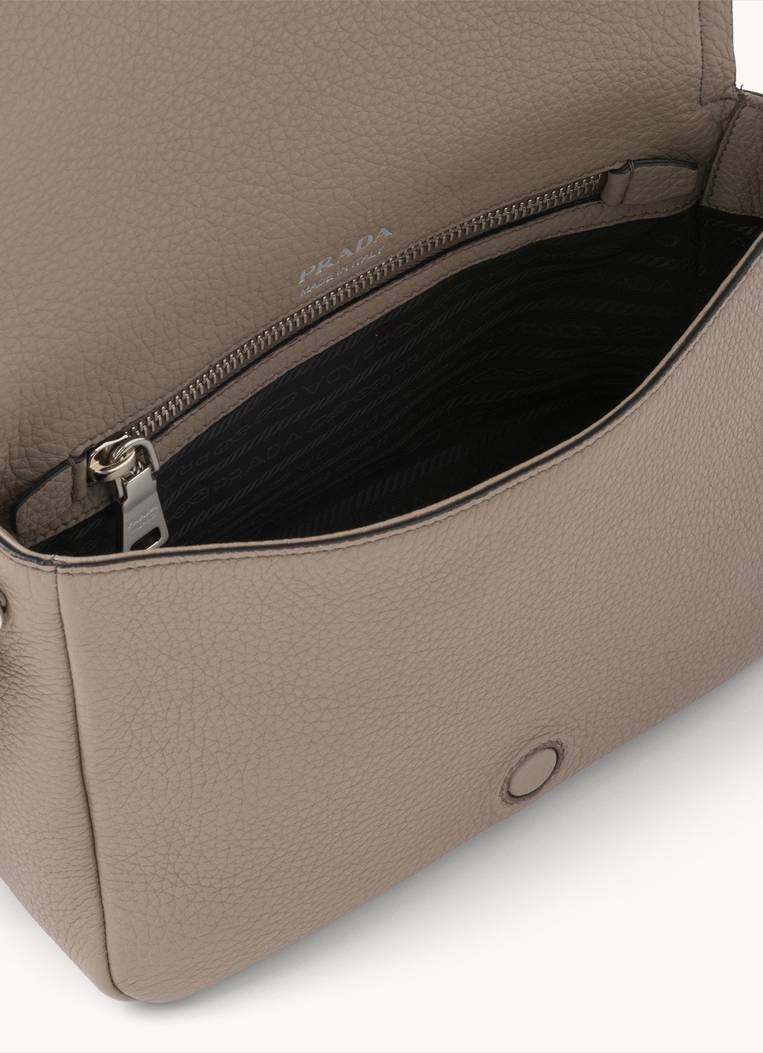 Prada Crossbodytas van kalfsleer - detail 5 zand