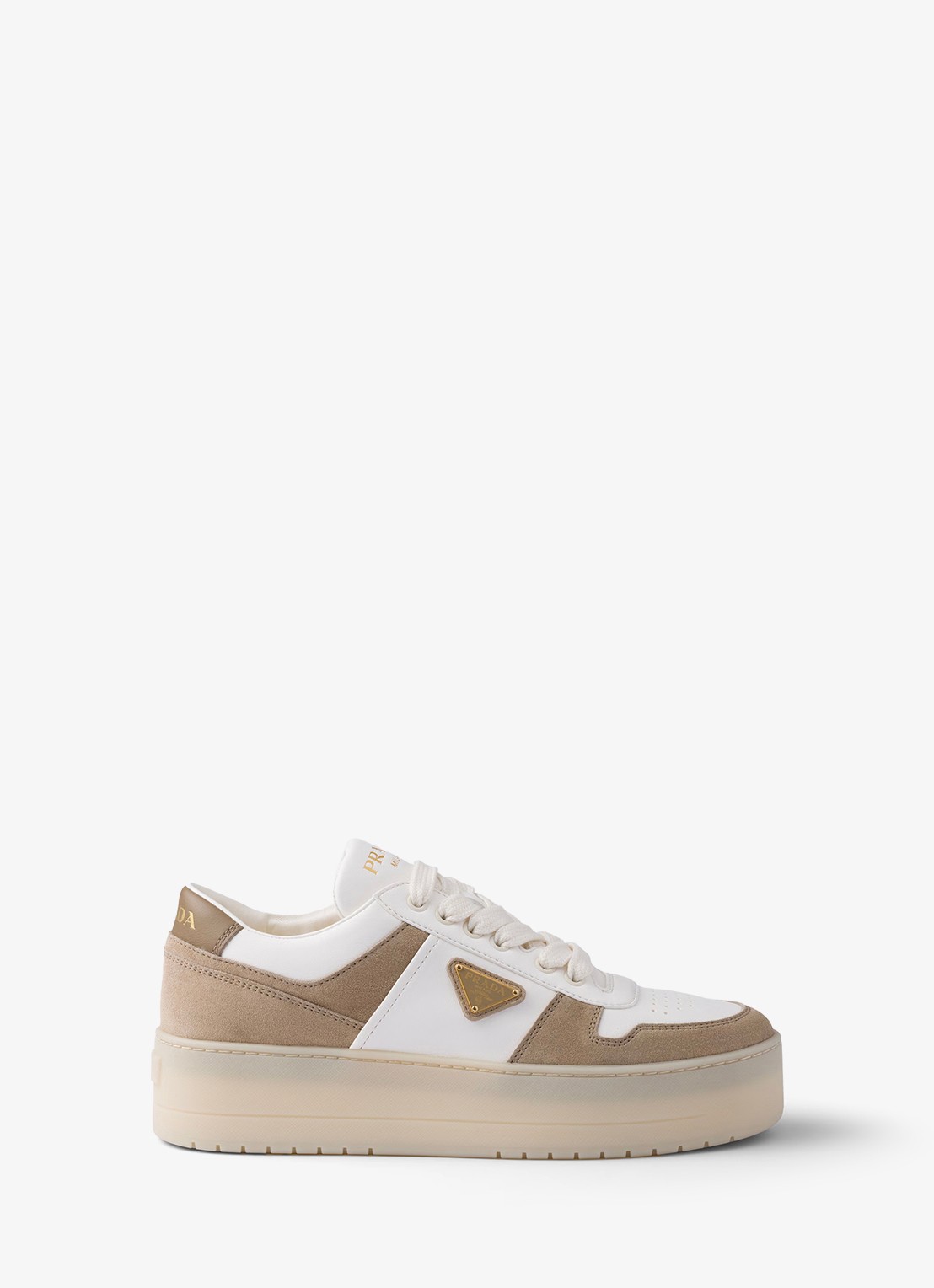 Prada Downtown Bold sneaker van lamsleer met sùede details - voorkant beige