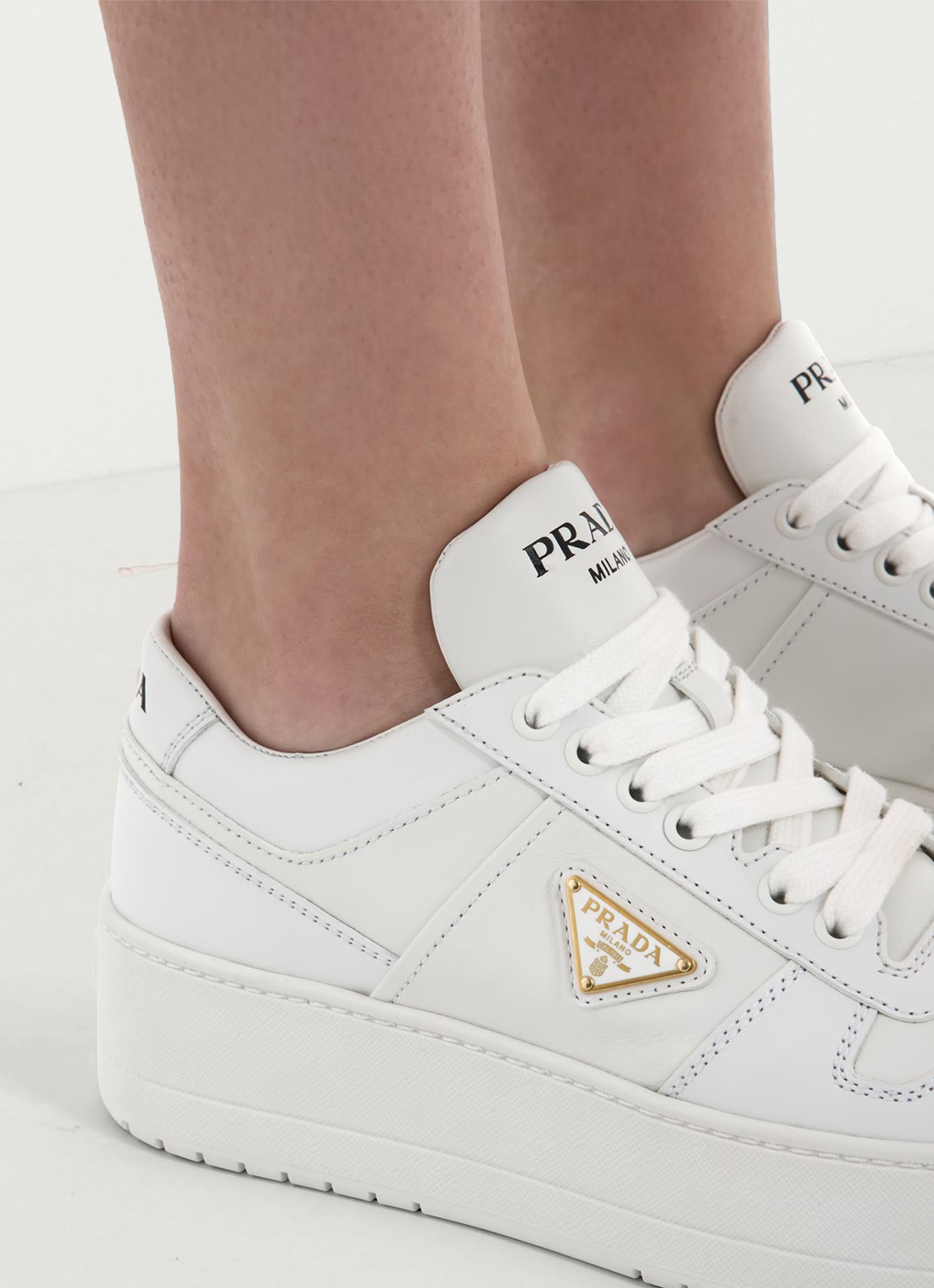 Prada Downtown Bold sneaker van leer met plateauzool - detail 3 wit