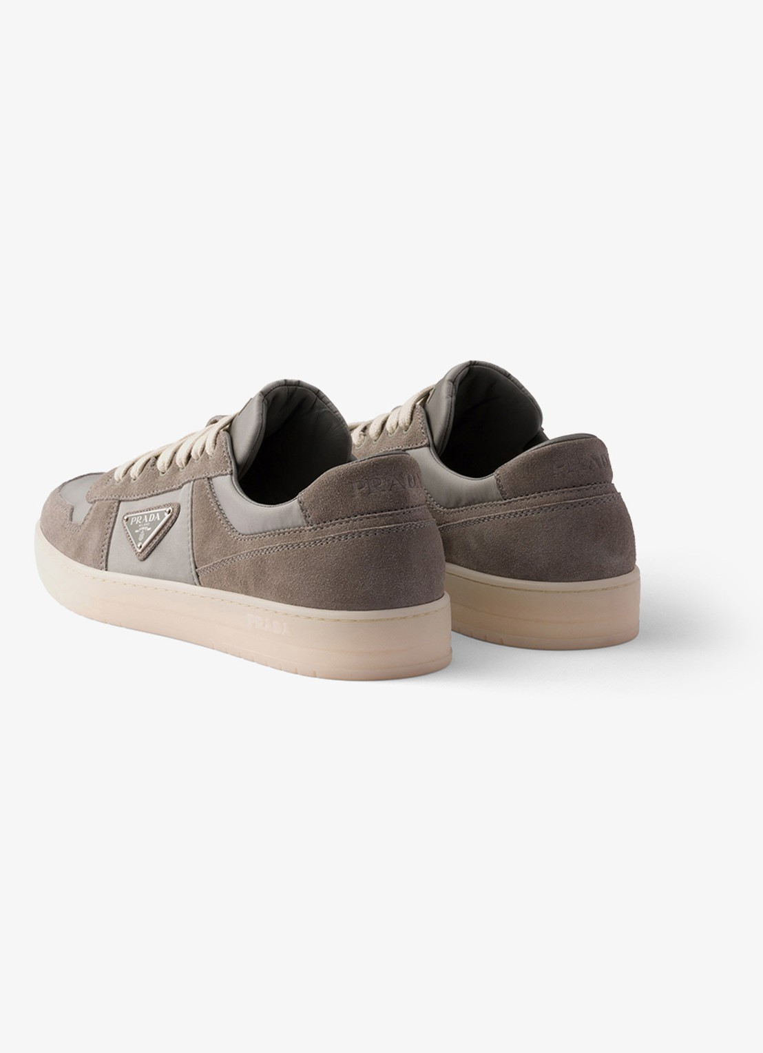 Prada Downtown Re-Nylon sneaker met suède details - achterkant 4 taupe