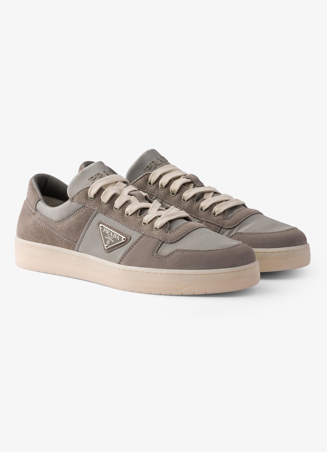 Prada Downtown Re-Nylon sneaker met suède details - voorkant 5 taupe
