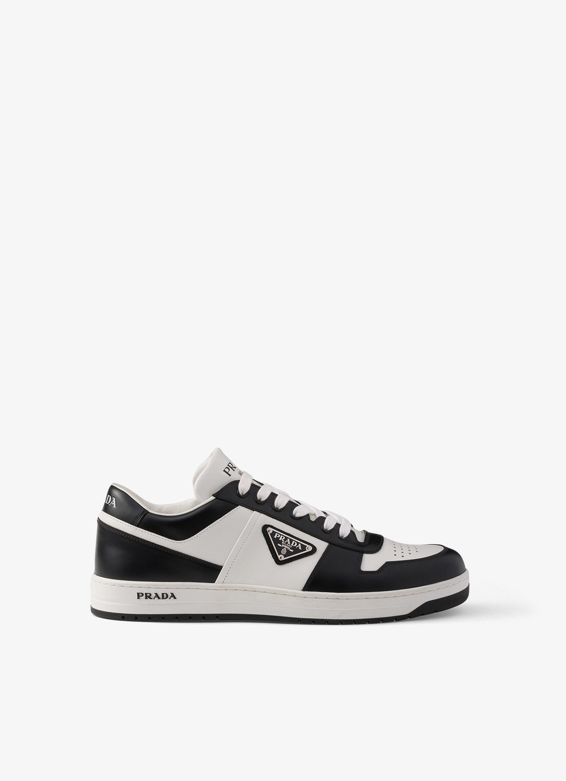 Prada Downtown sneaker van leer - voorkant zwart