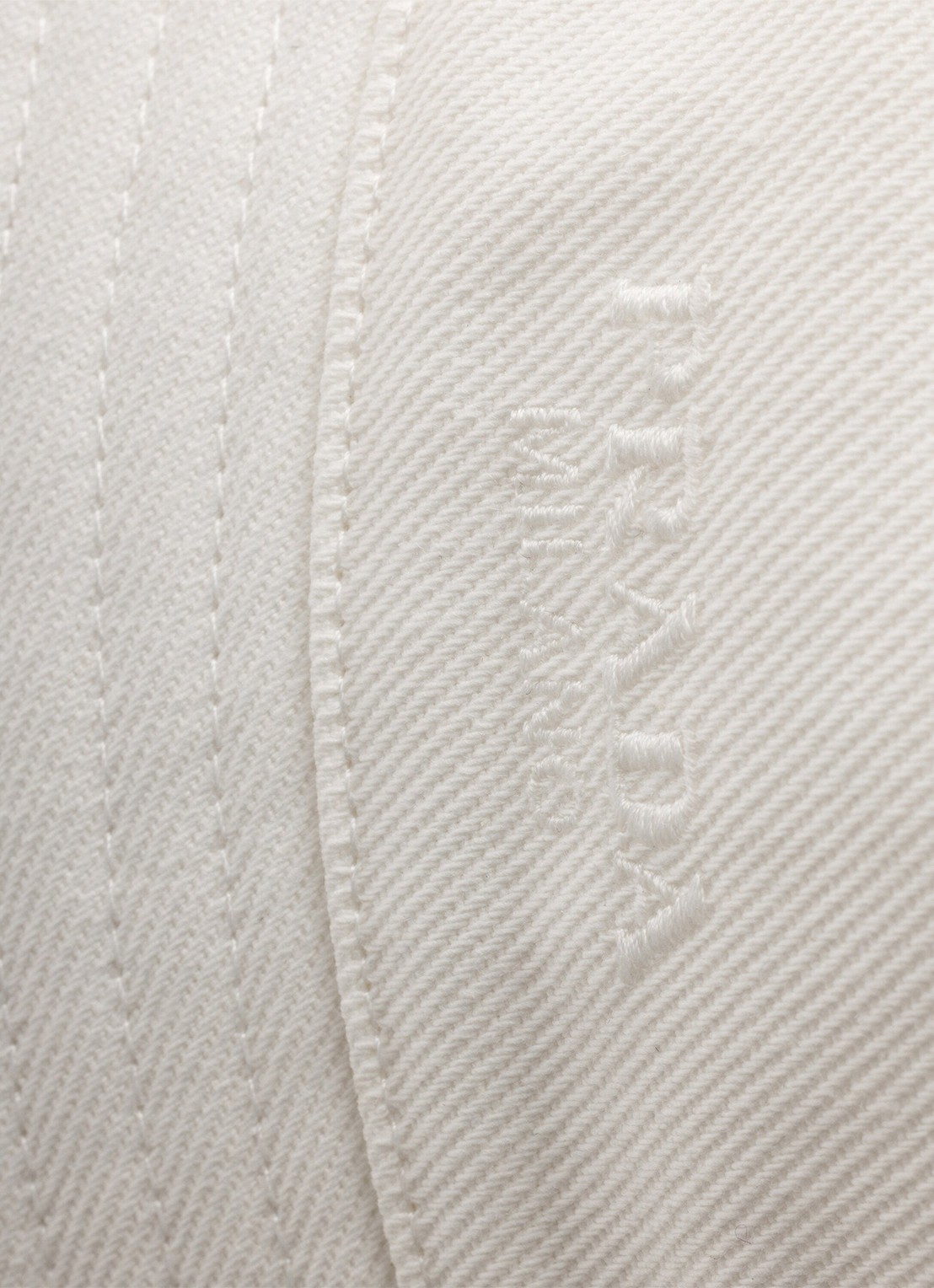 Prada Drill bucket hoed met logoborduring - detail 3 wit