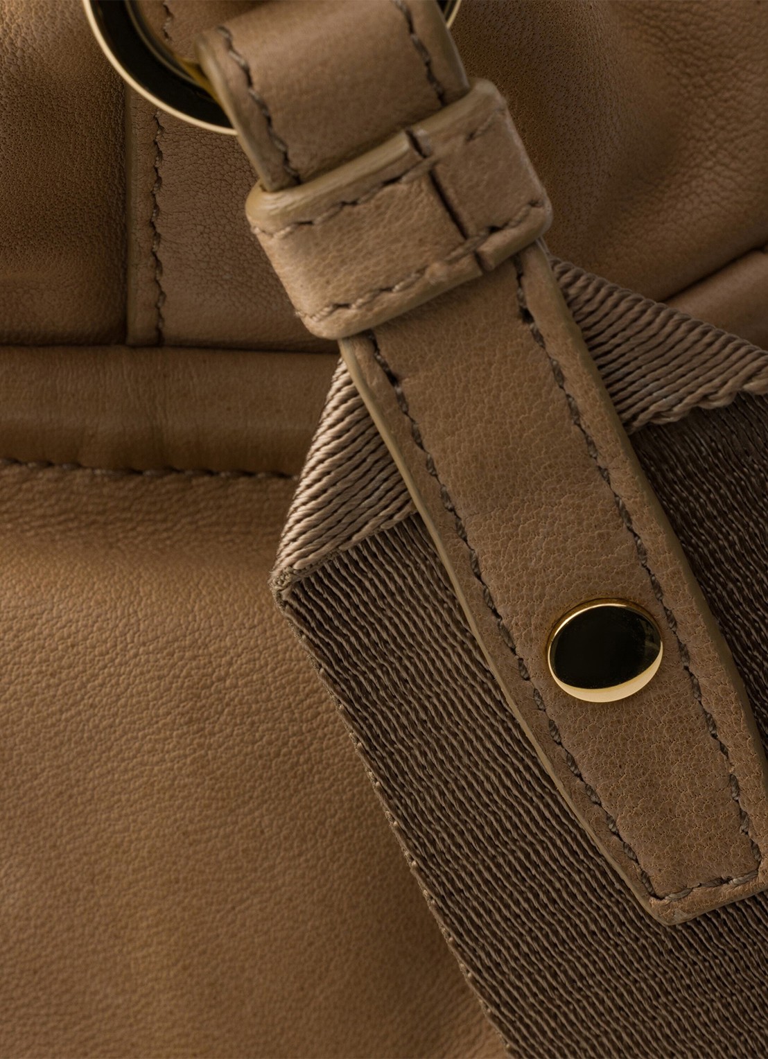 Prada Explore Large schoudertas van lamsleer - detail 5 lichtbruin