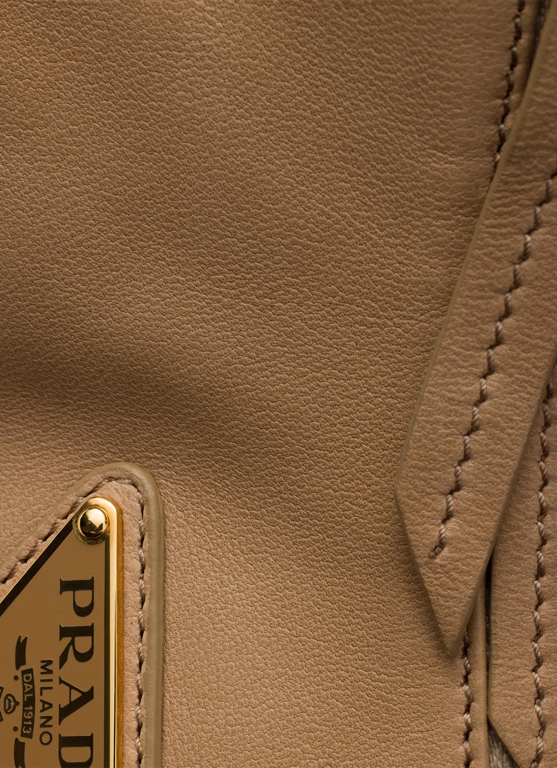 Prada Explore Large schoudertas van lamsleer - detail 6 lichtbruin