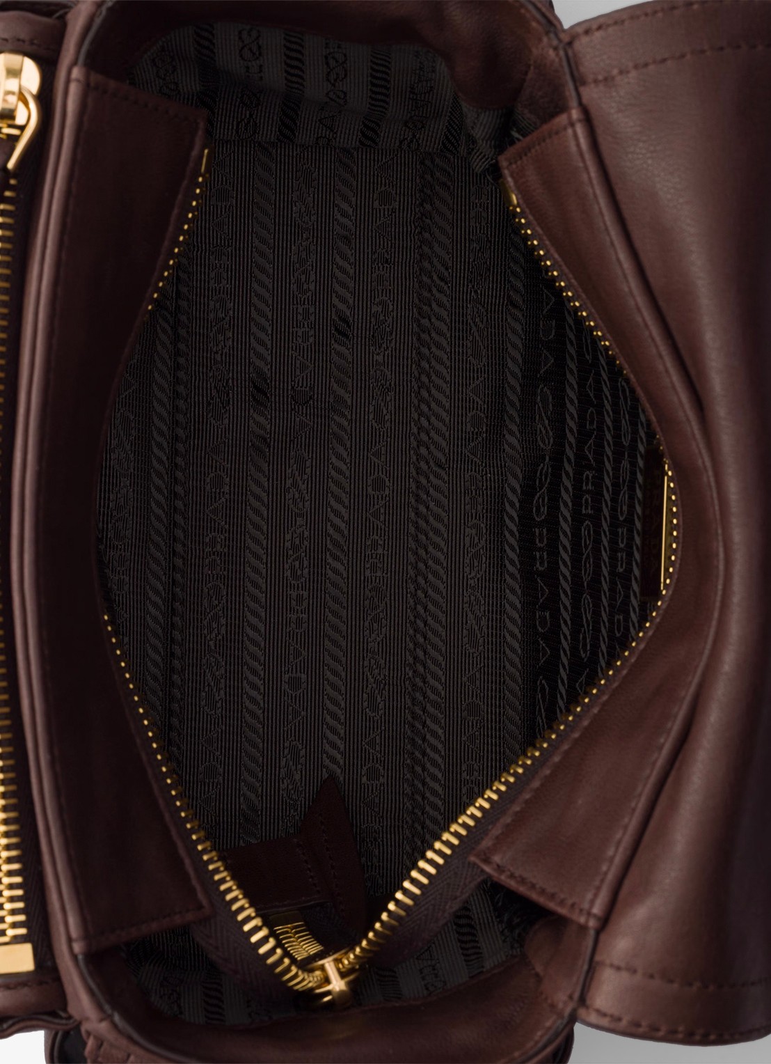 Prada Explore Mini schoudertas van lamsleer - detail 4 donkerbruin